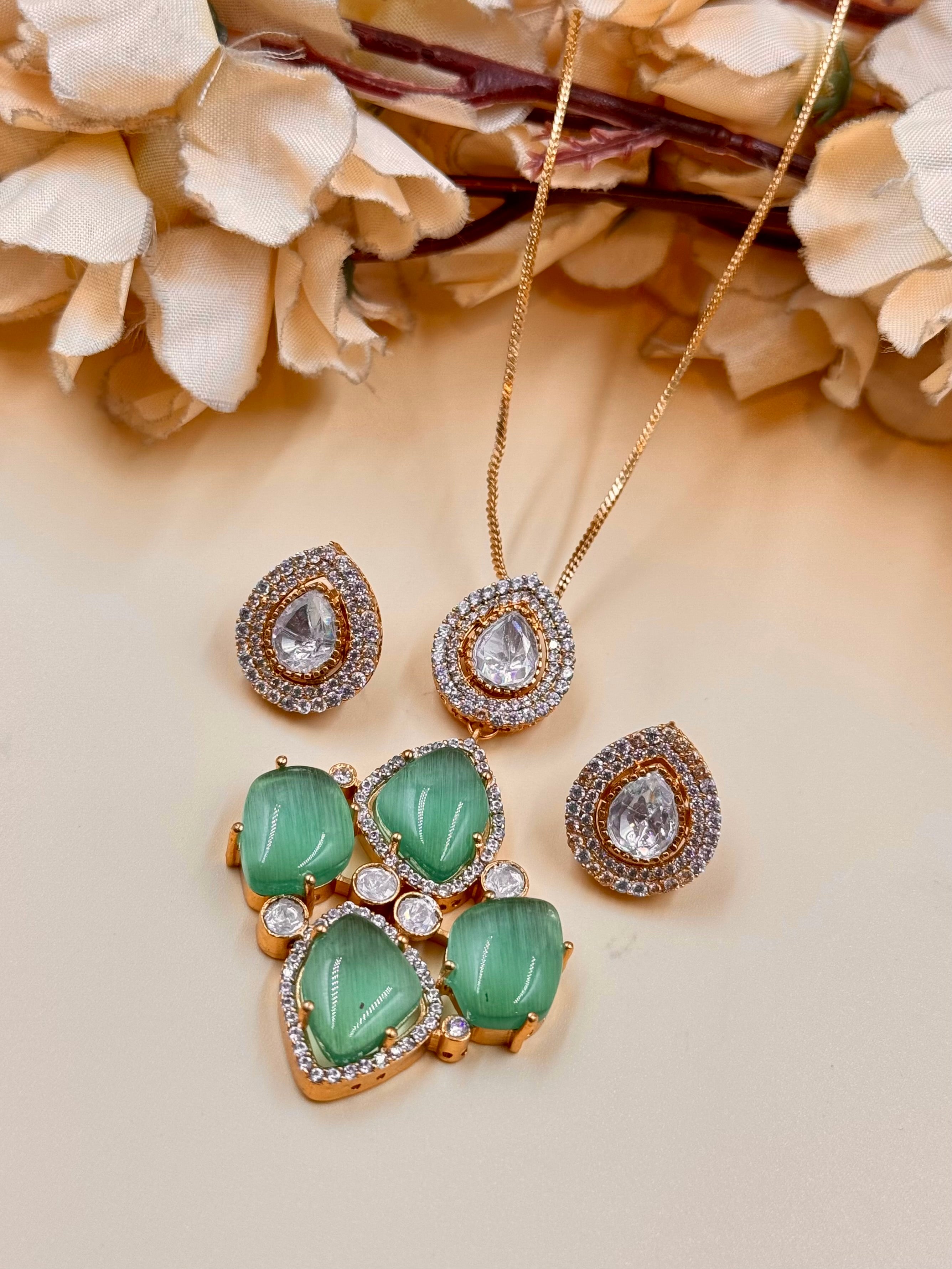 URVASHI PENDANT
