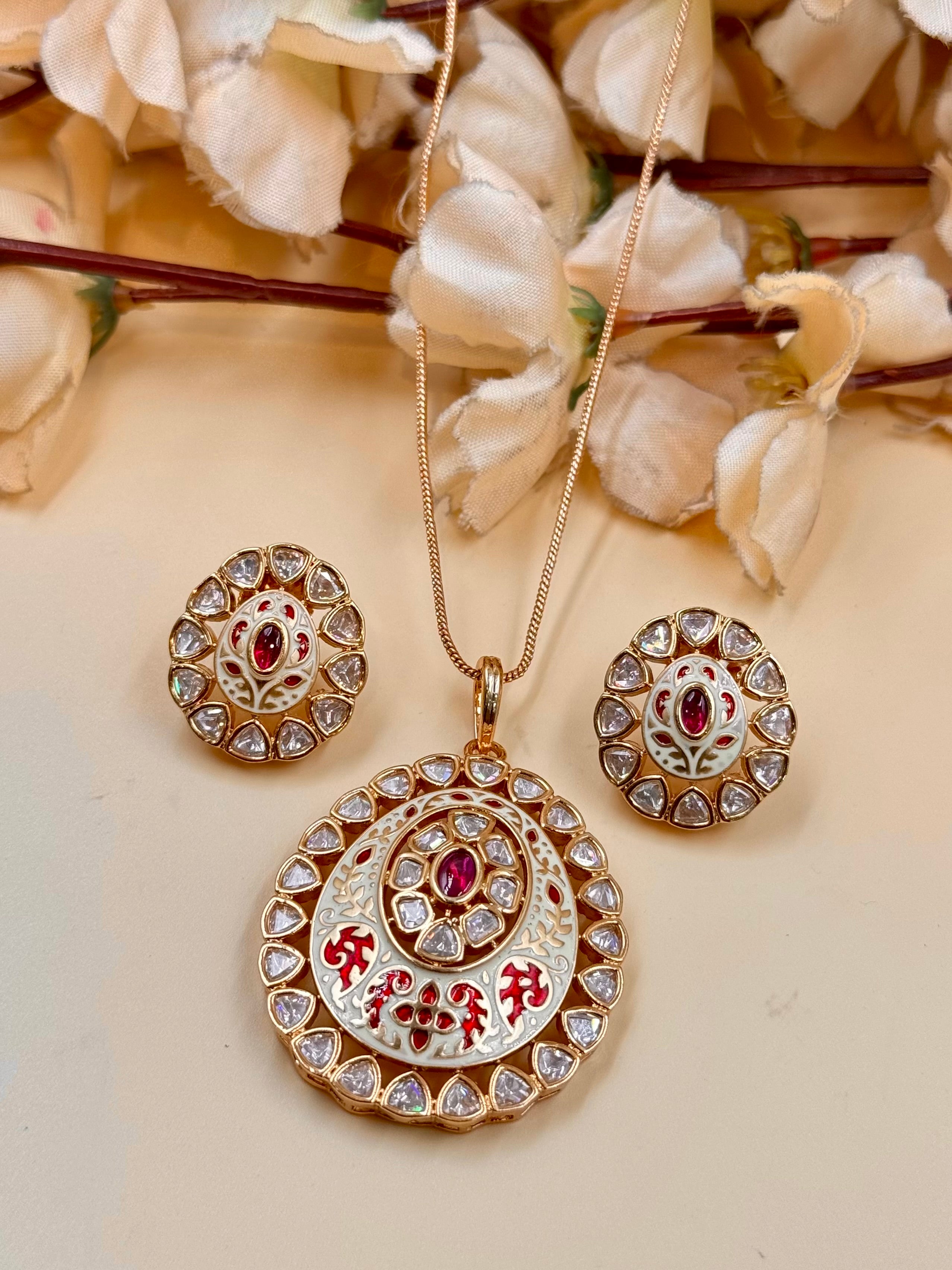AASHI PENDANT