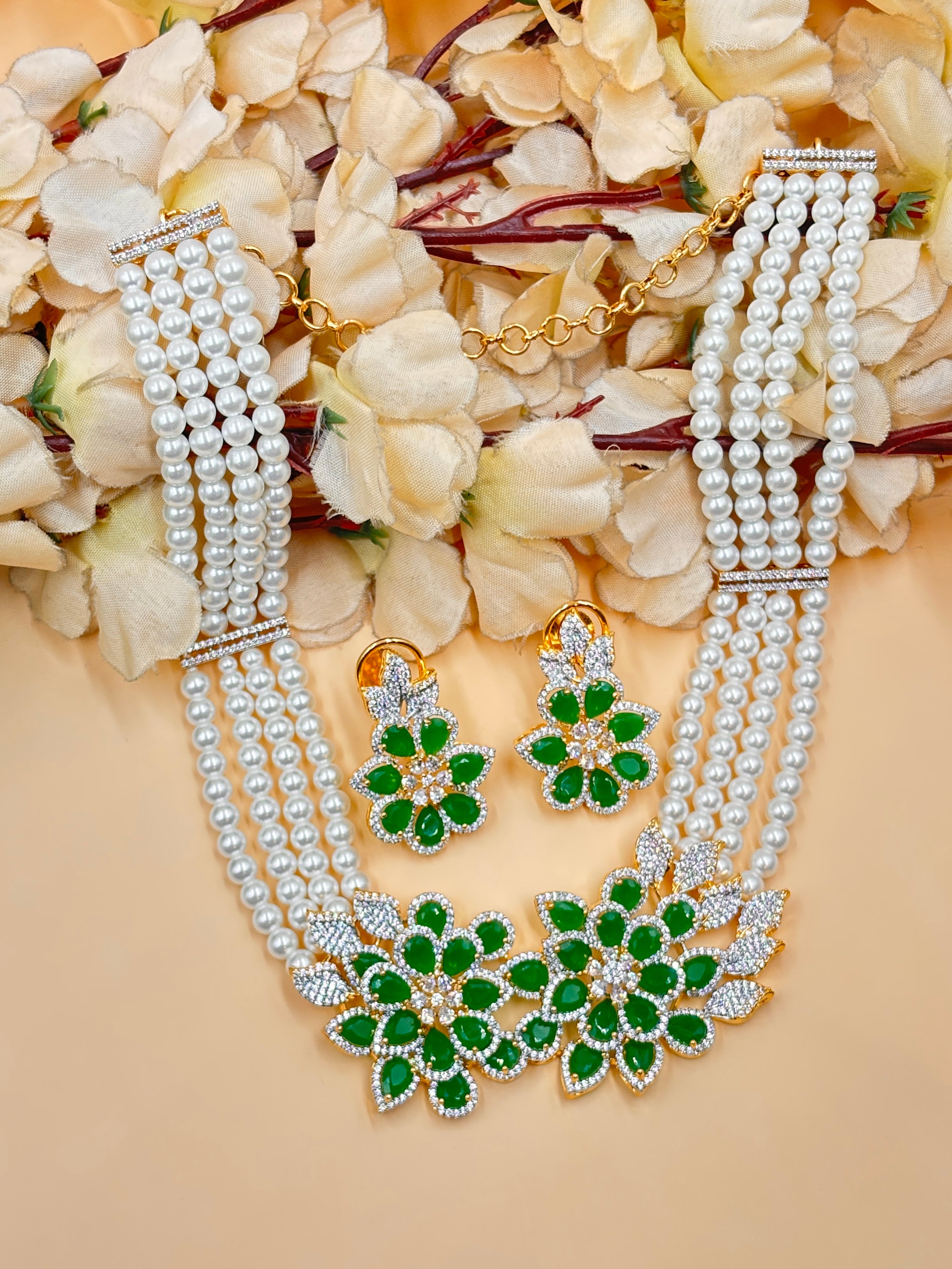 KIRTI NECKLACE