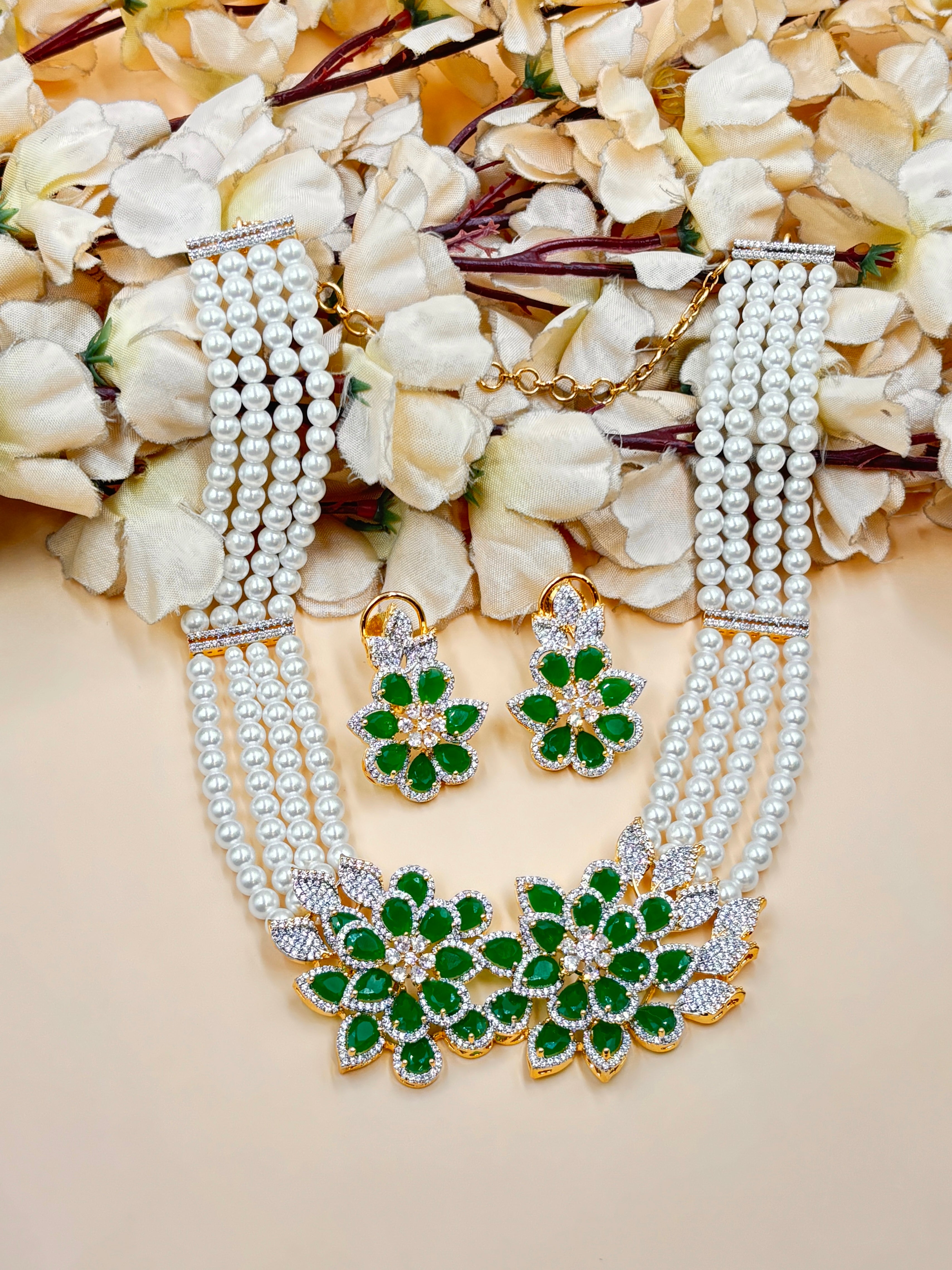 KIRTI NECKLACE