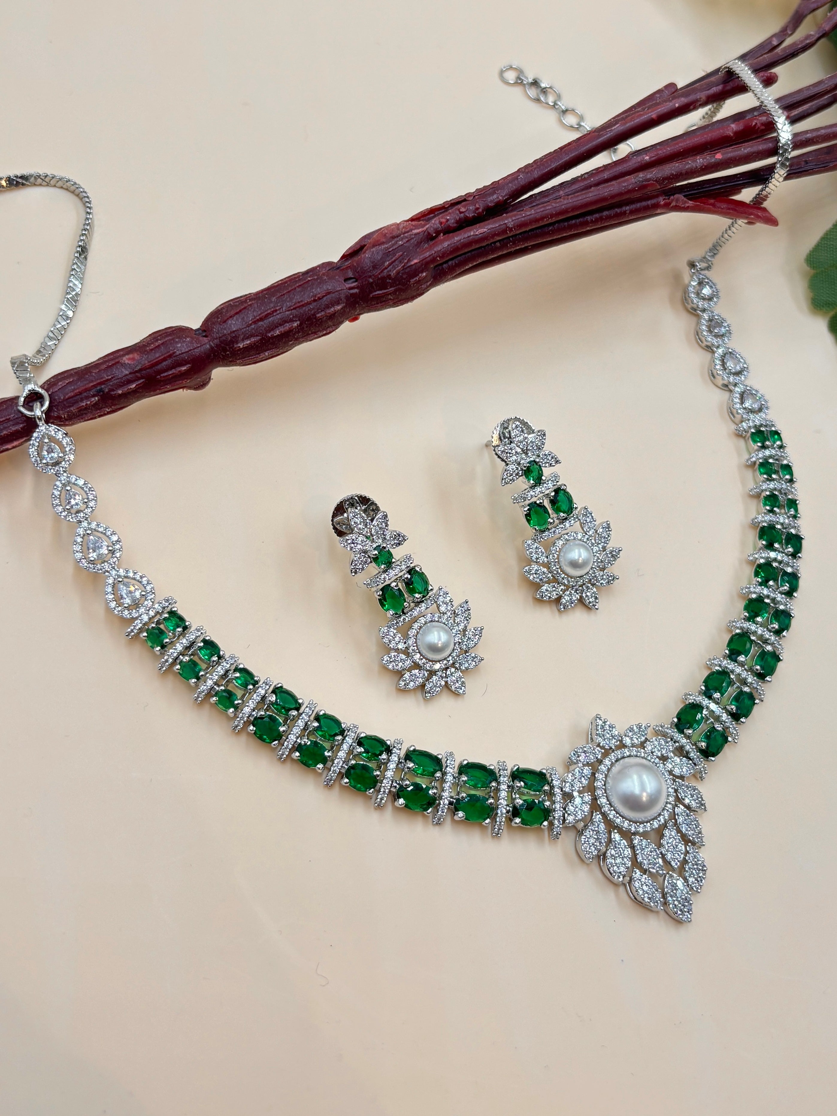 NEHAL NECKLACE