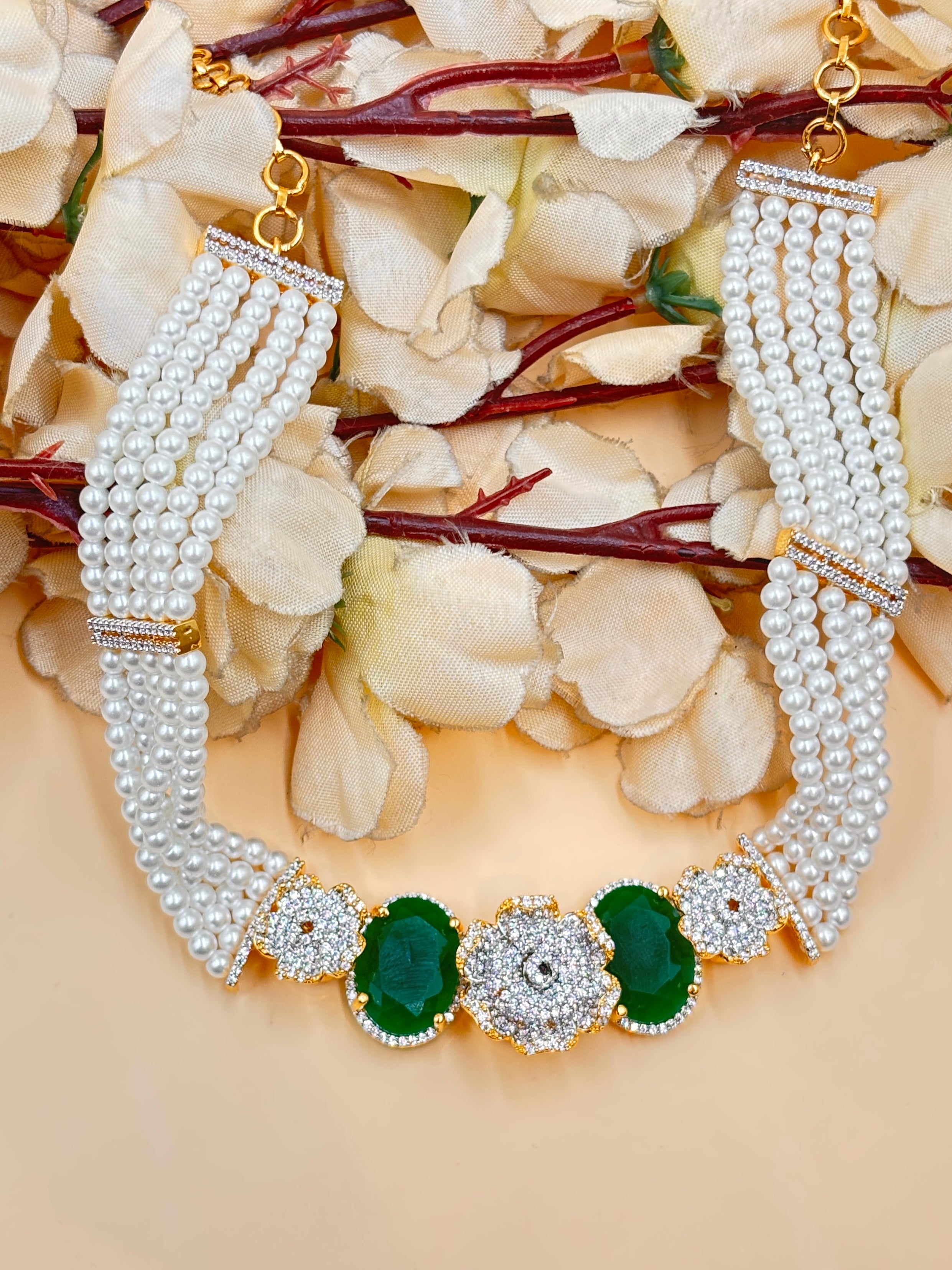 AASHI NECKLACE