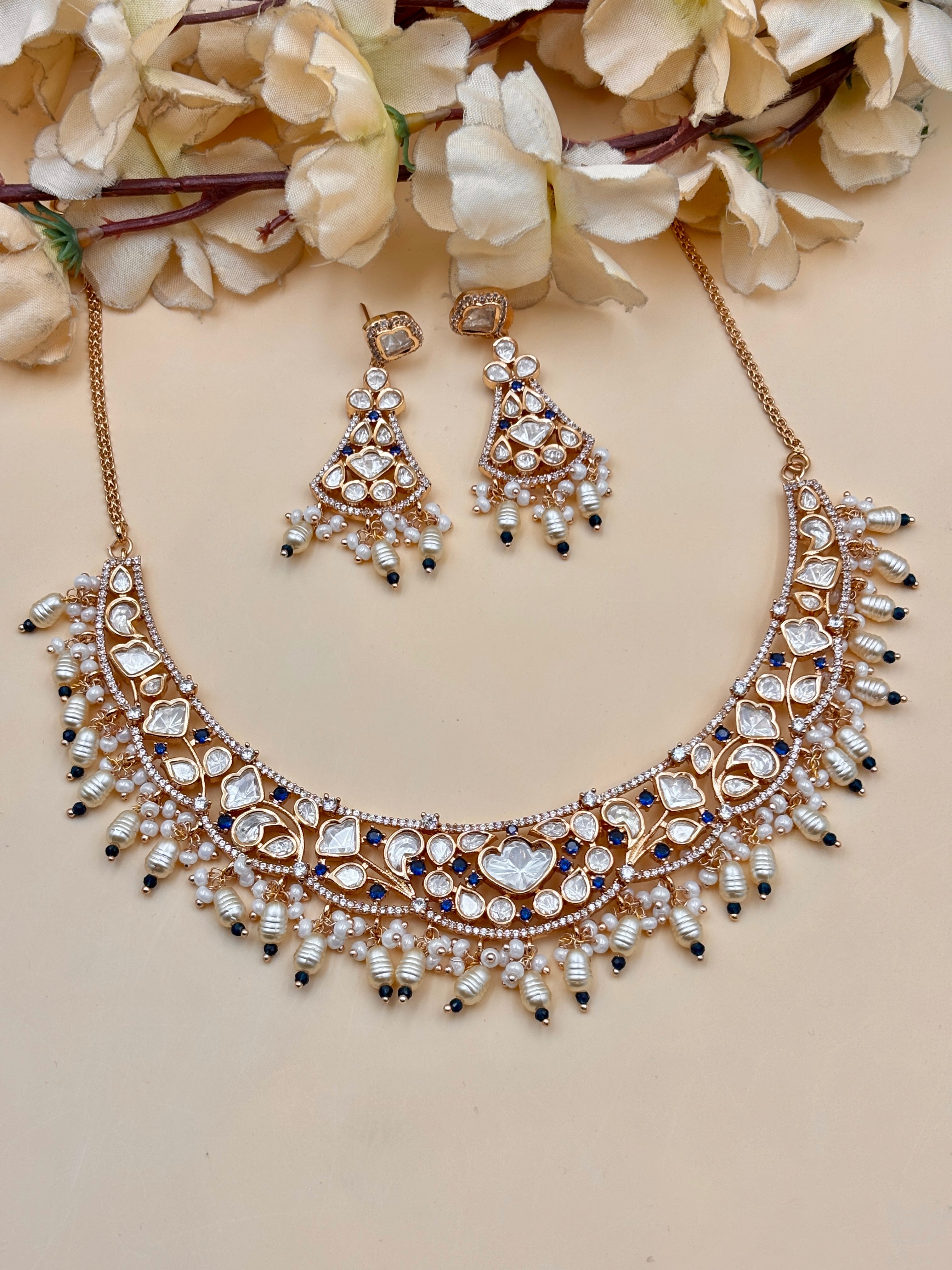 MEERA NECKLACE