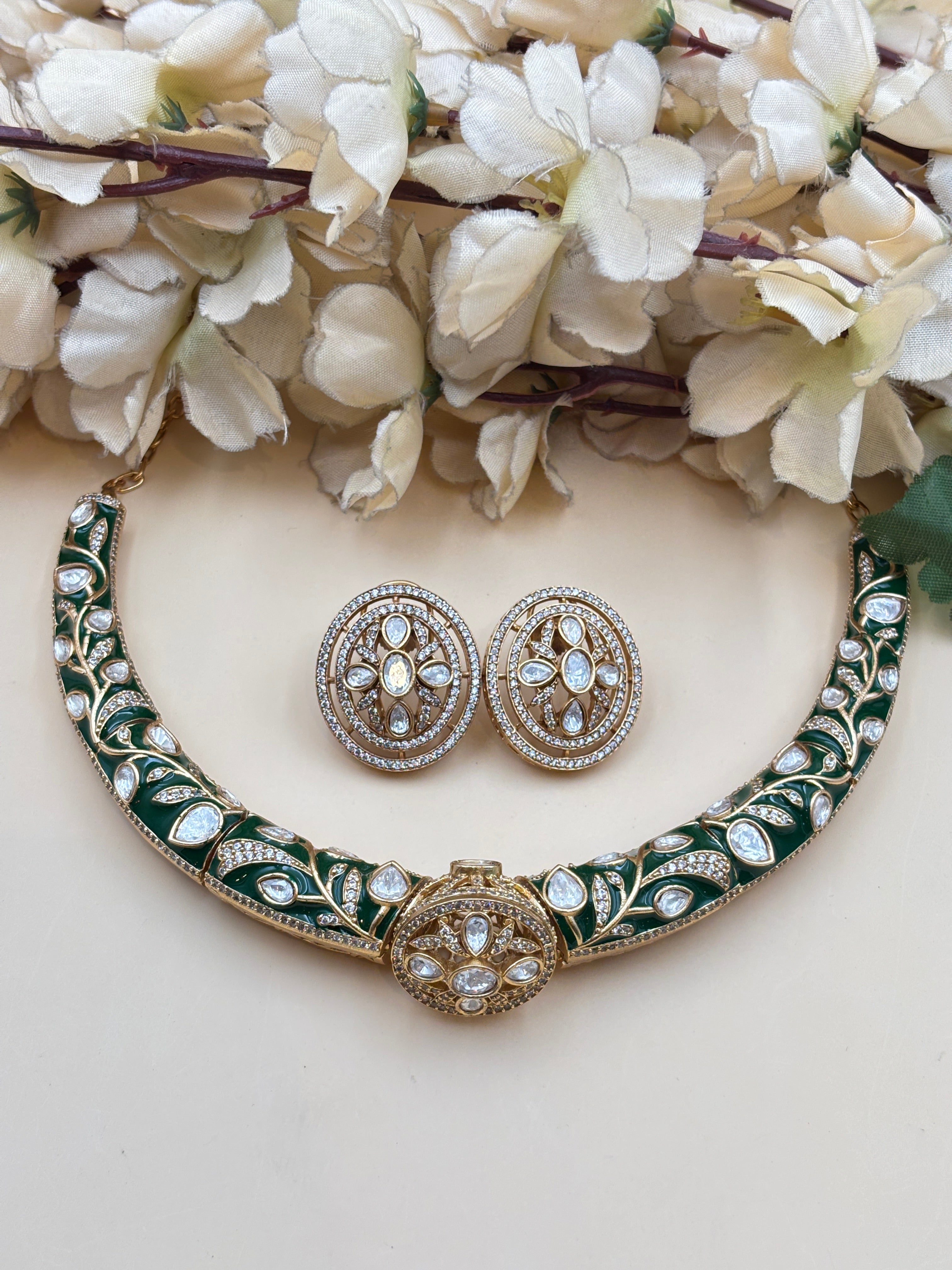 KRITI NECKLACE
