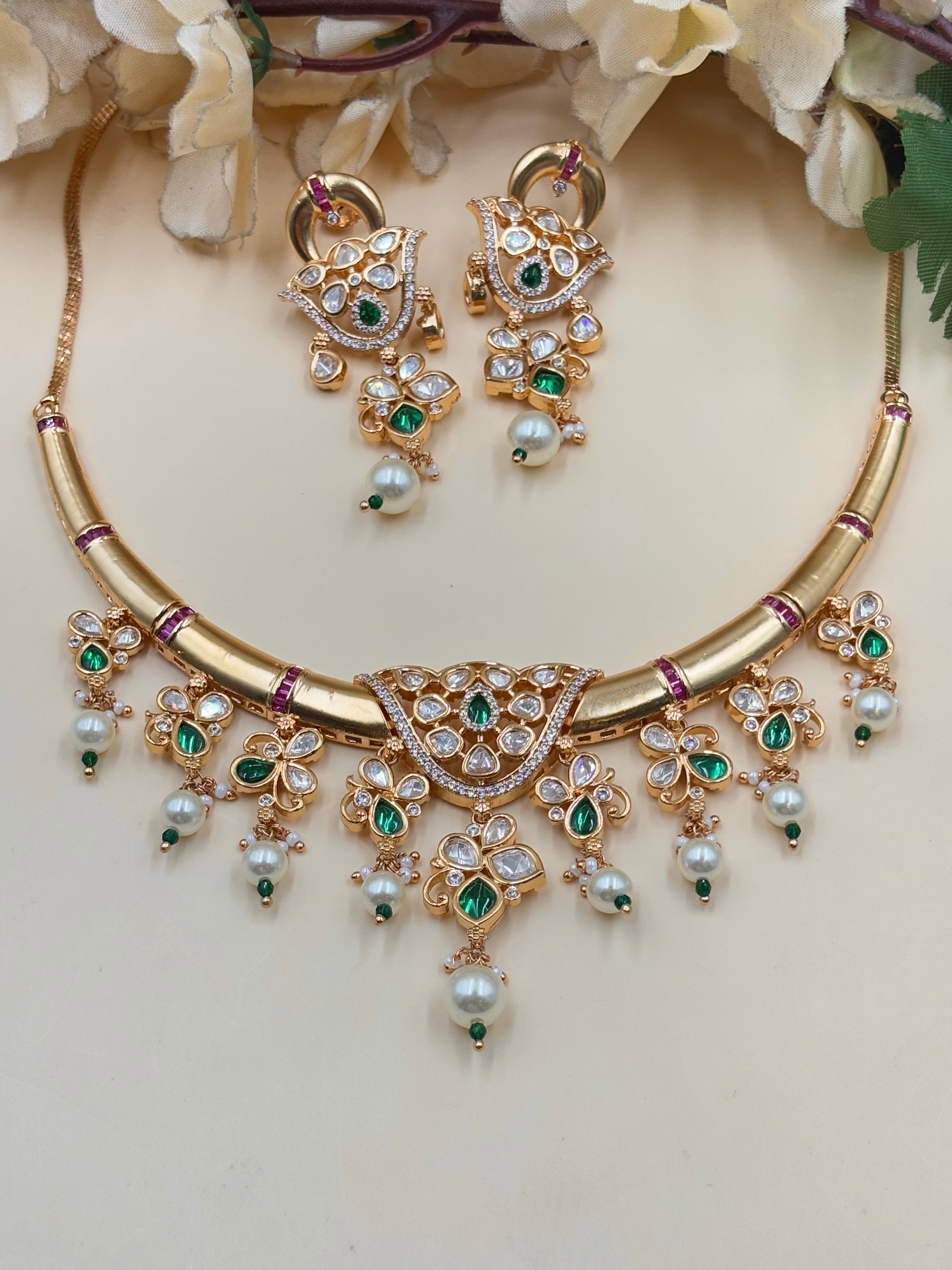 GULNAR NECKLACE