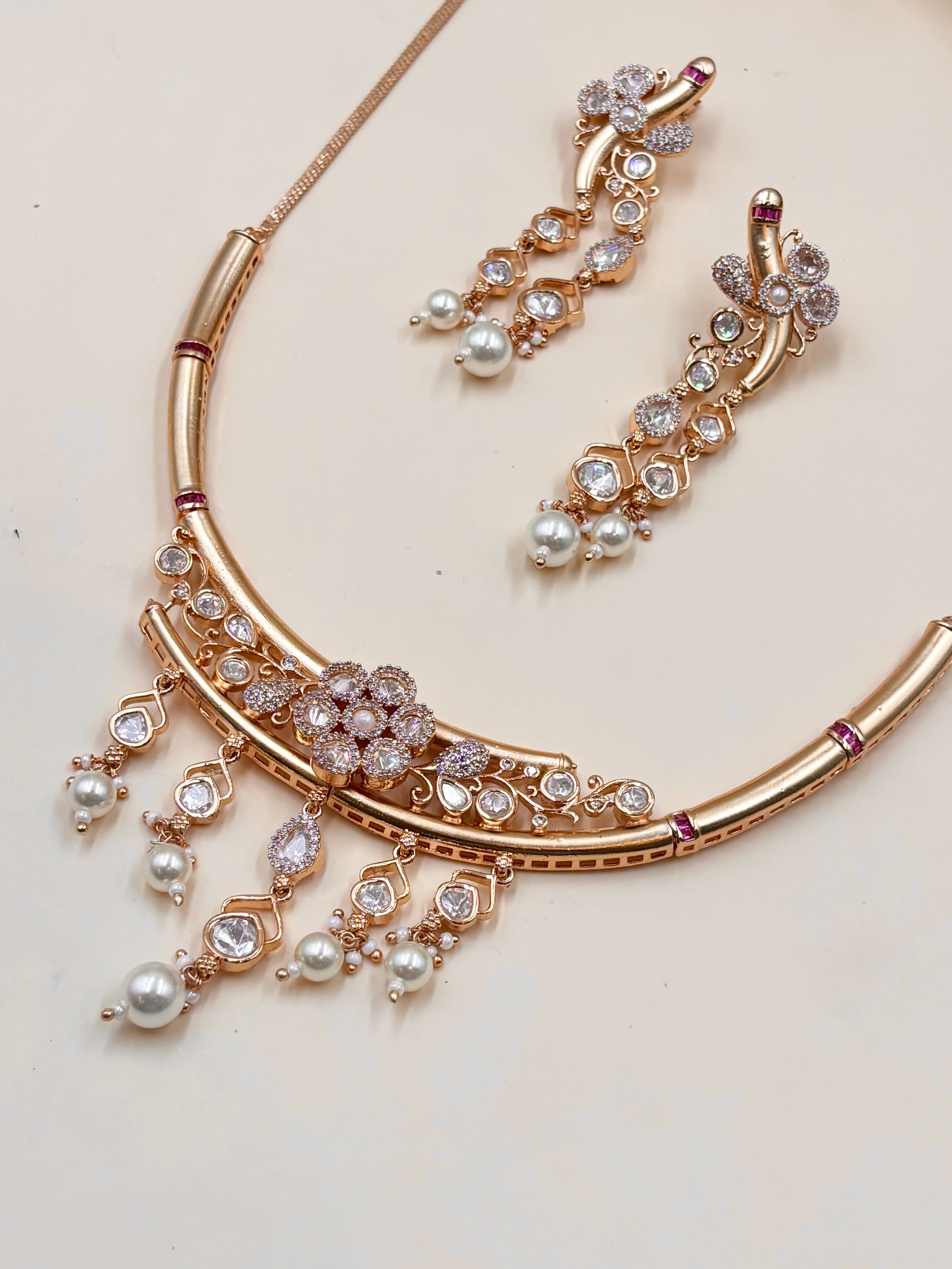 INAYA NECKLACE