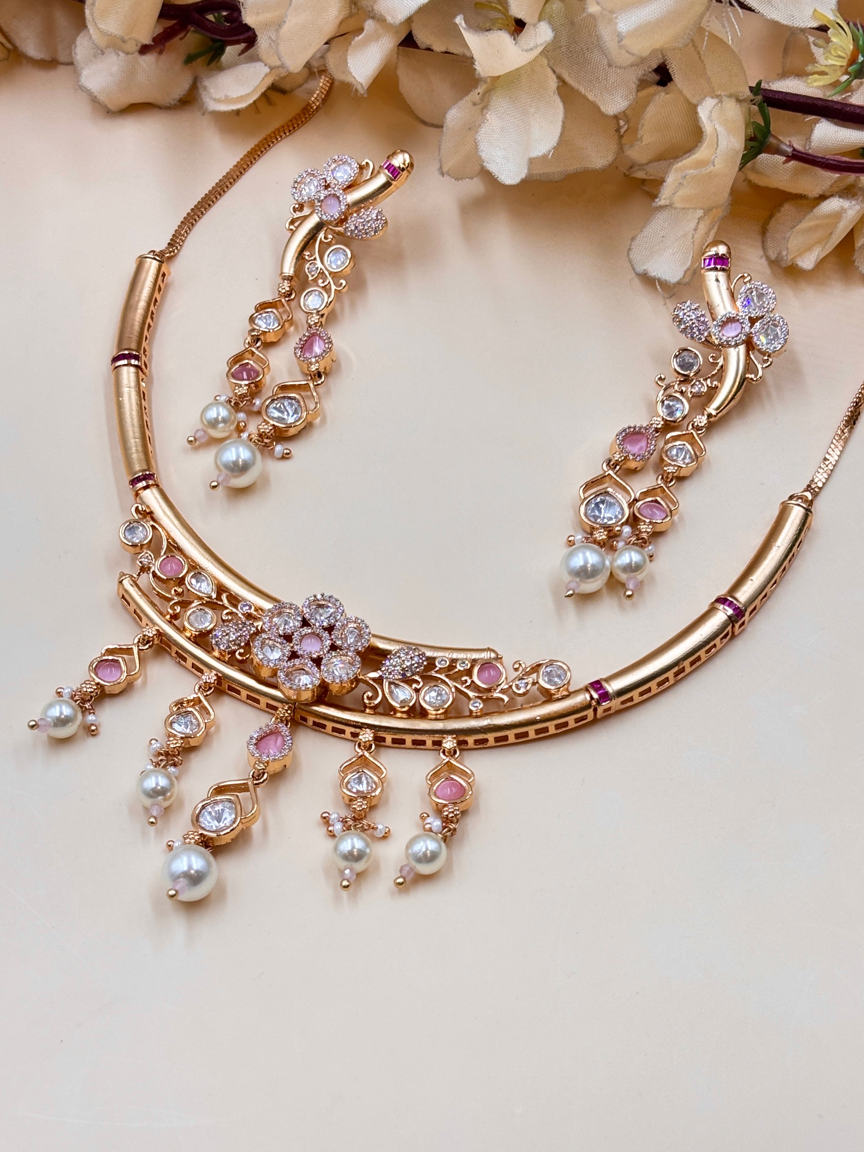 INAYA NECKLACE