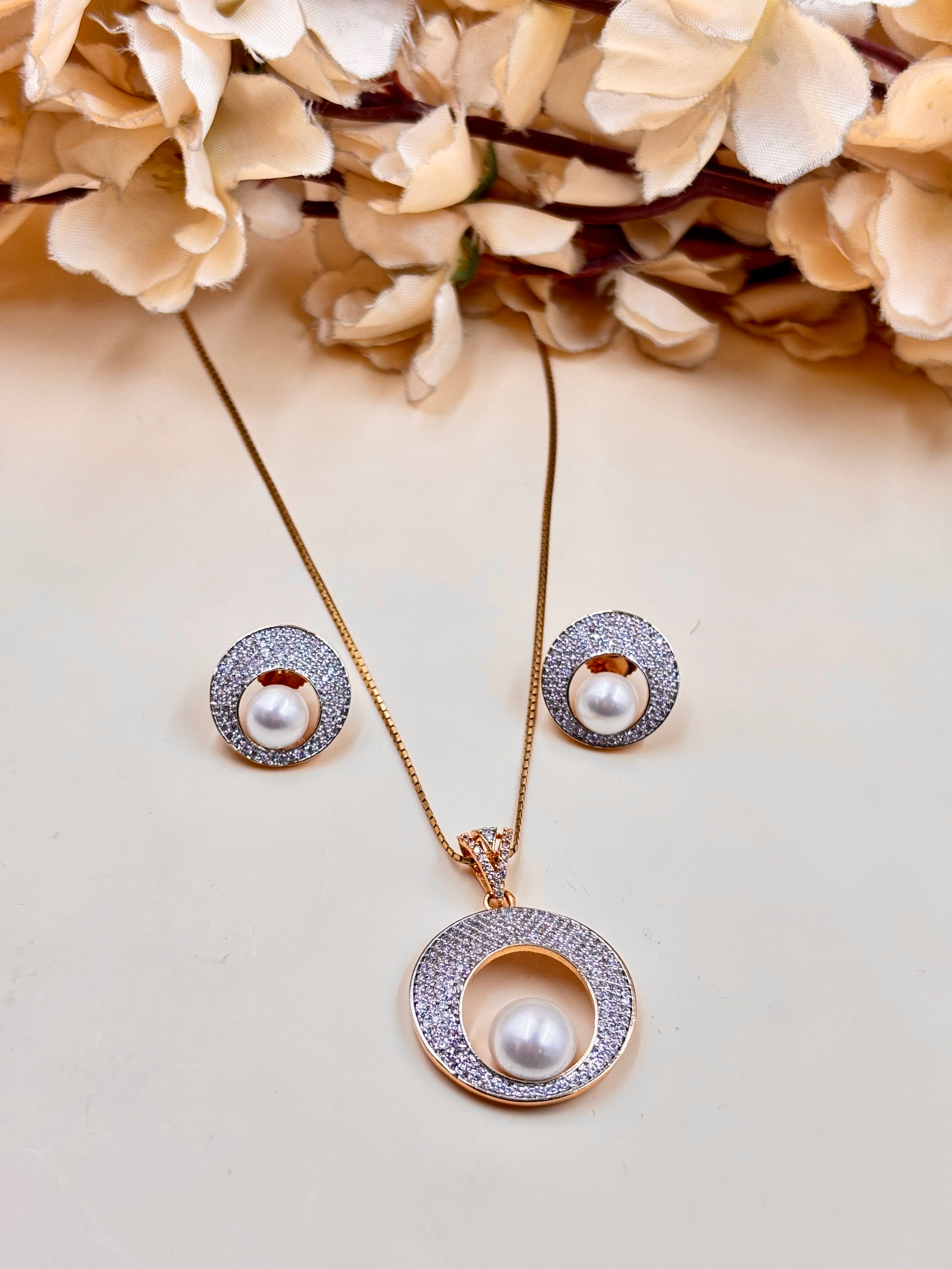 FIZAA PENDANT