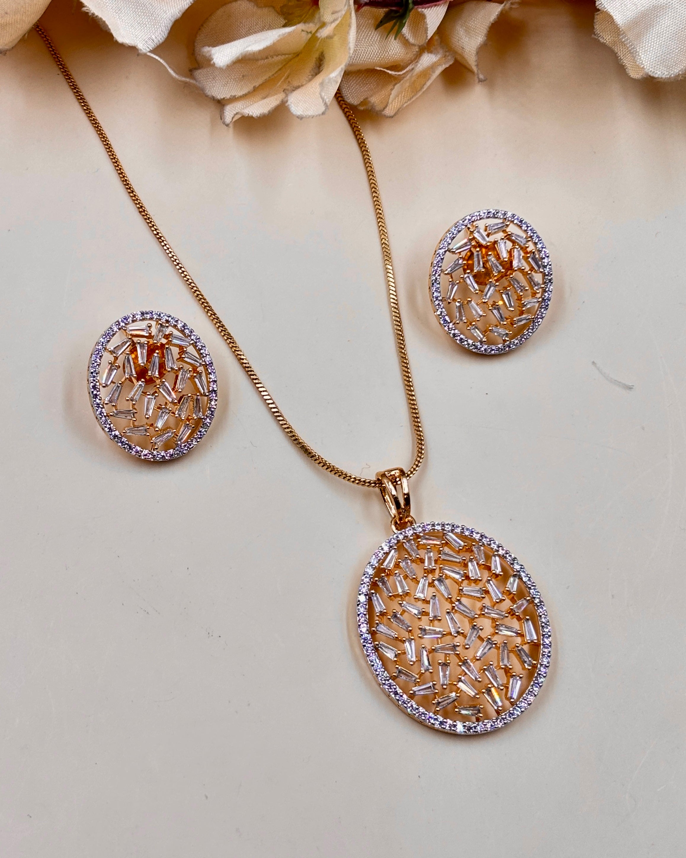 CHARVI PENDANT