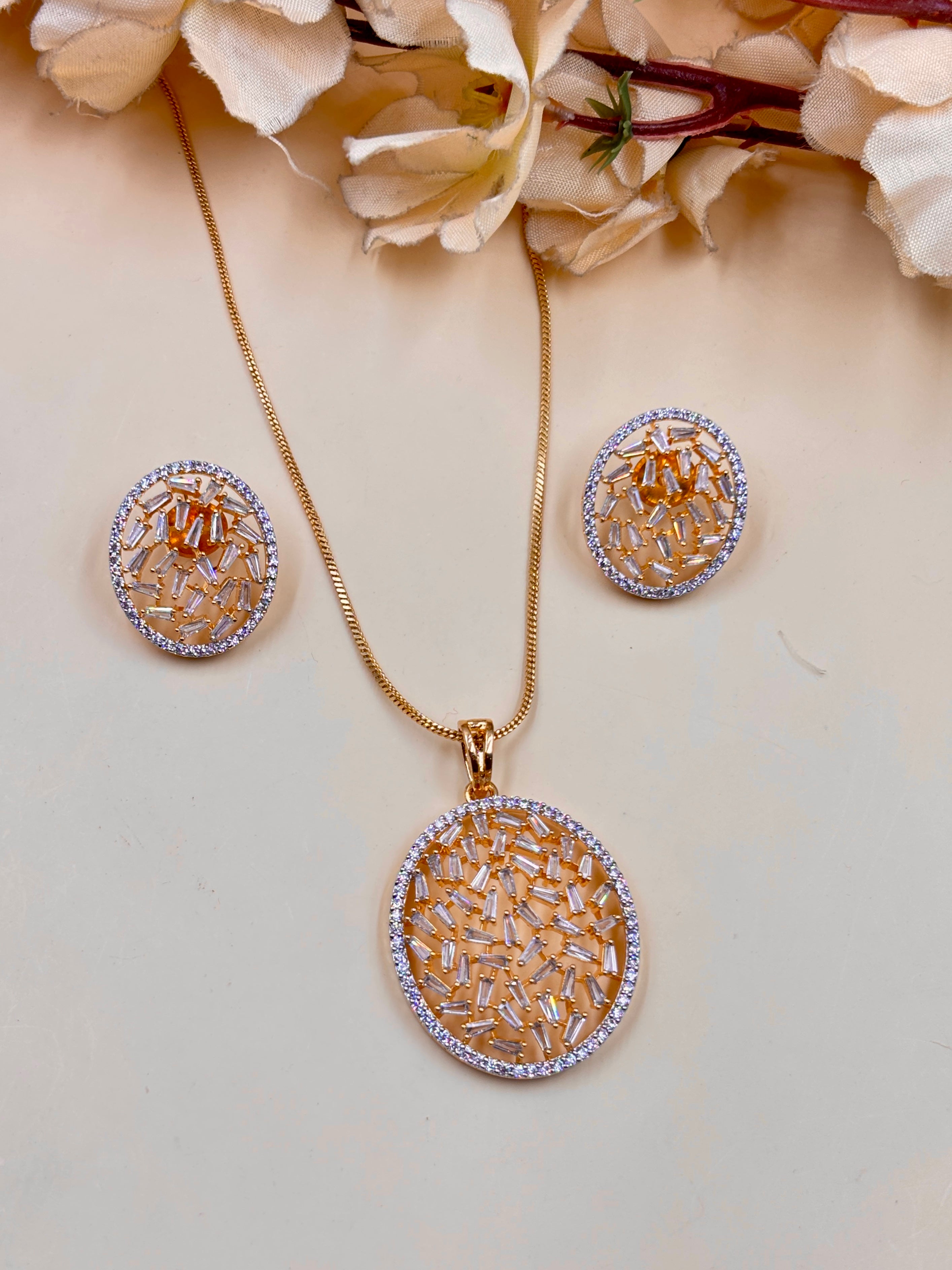 CHARVI PENDANT