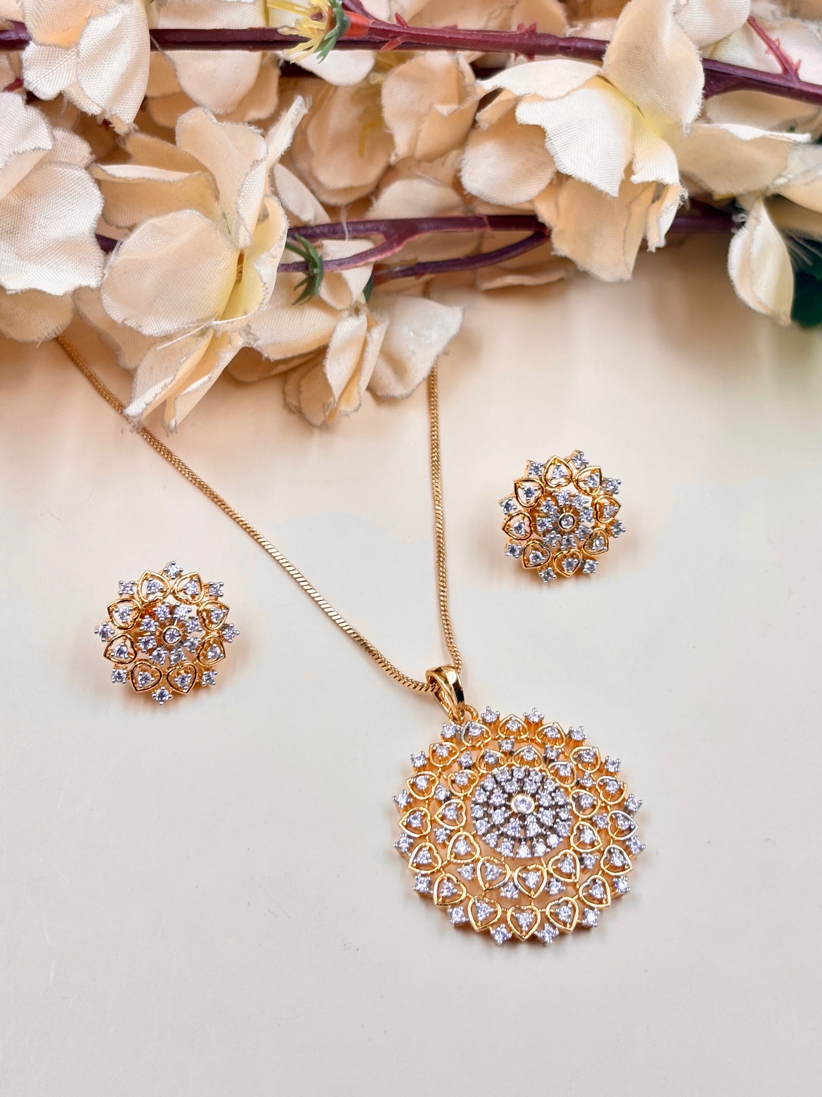 JEEVIKA PENDANT