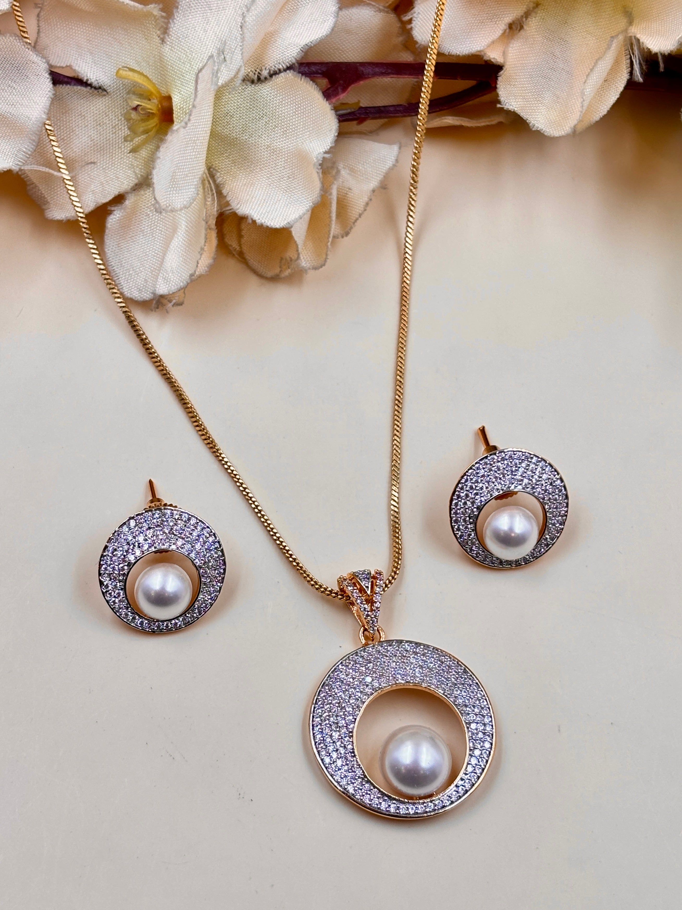 FIZAA PENDANT