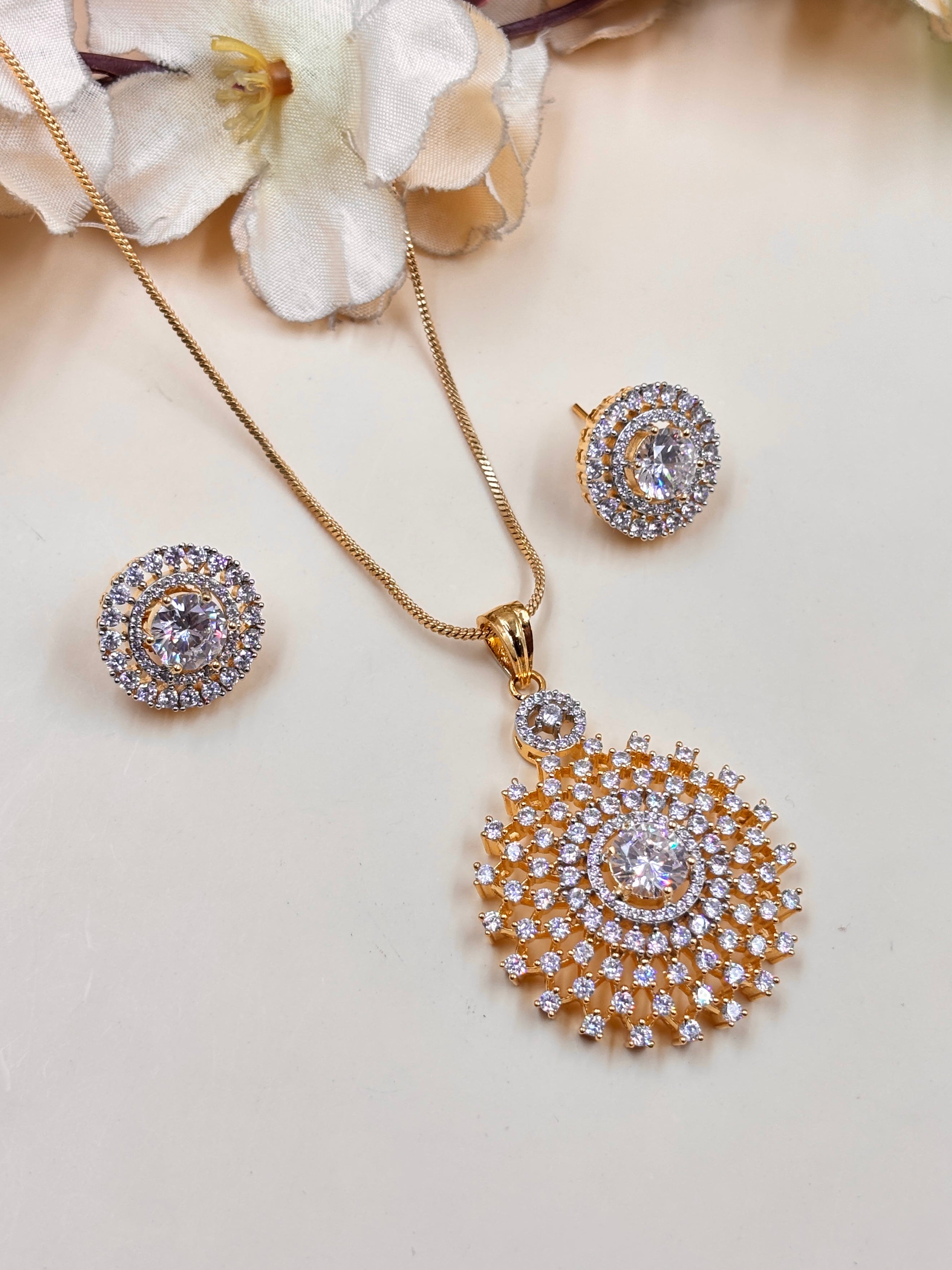 NISHI PENDANT