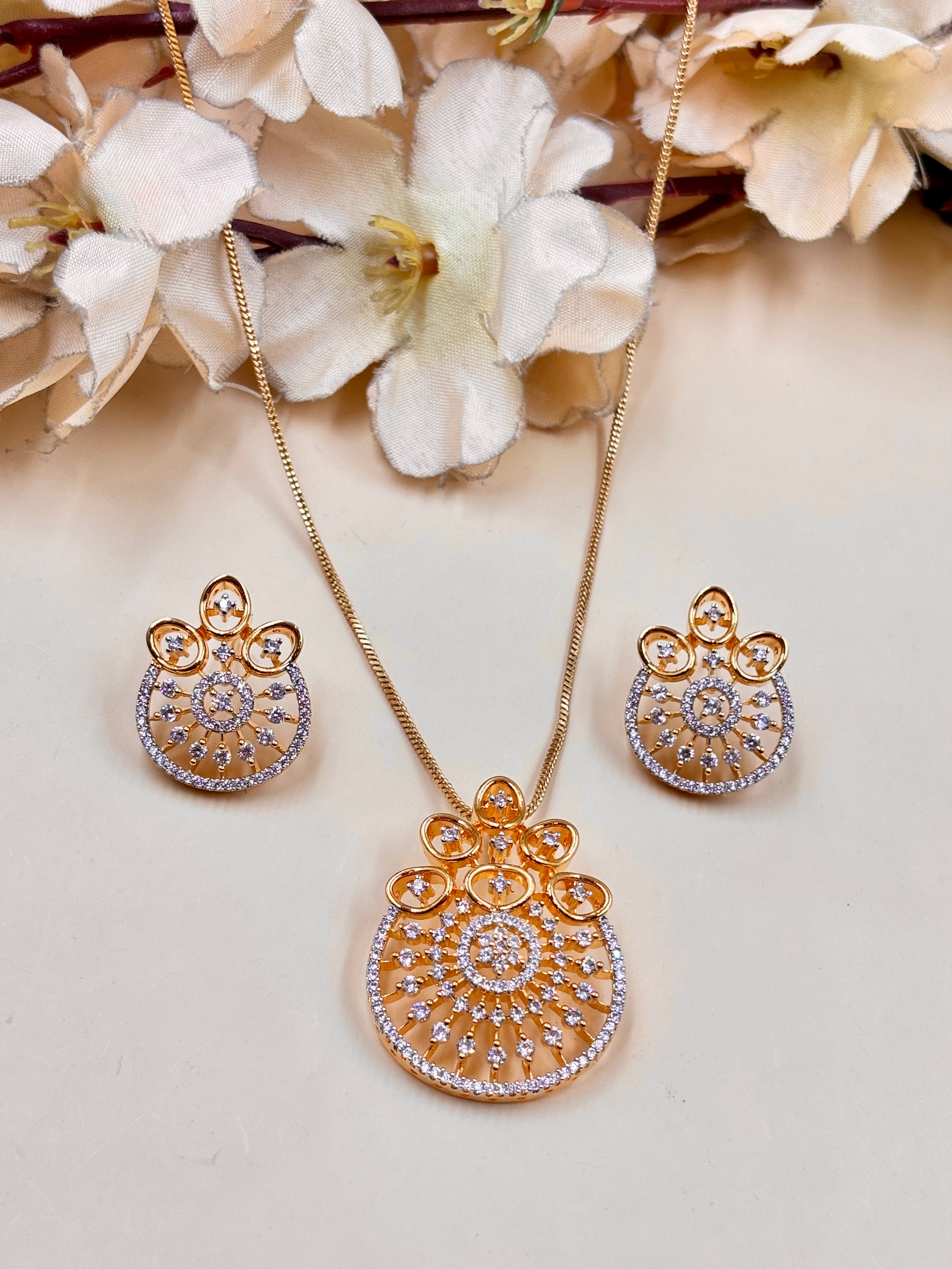 UZMA PENDANT