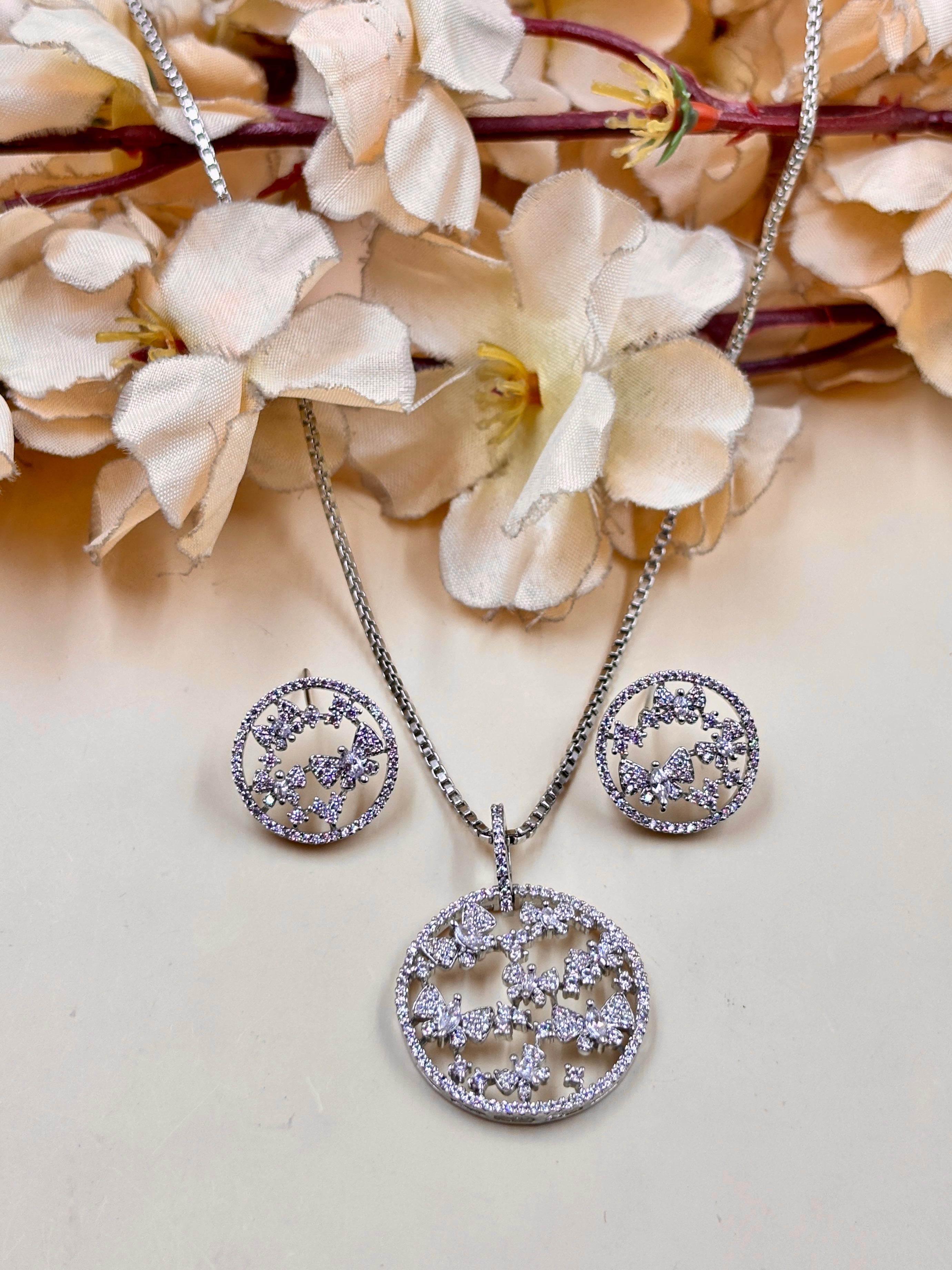 FARAH PENDANT