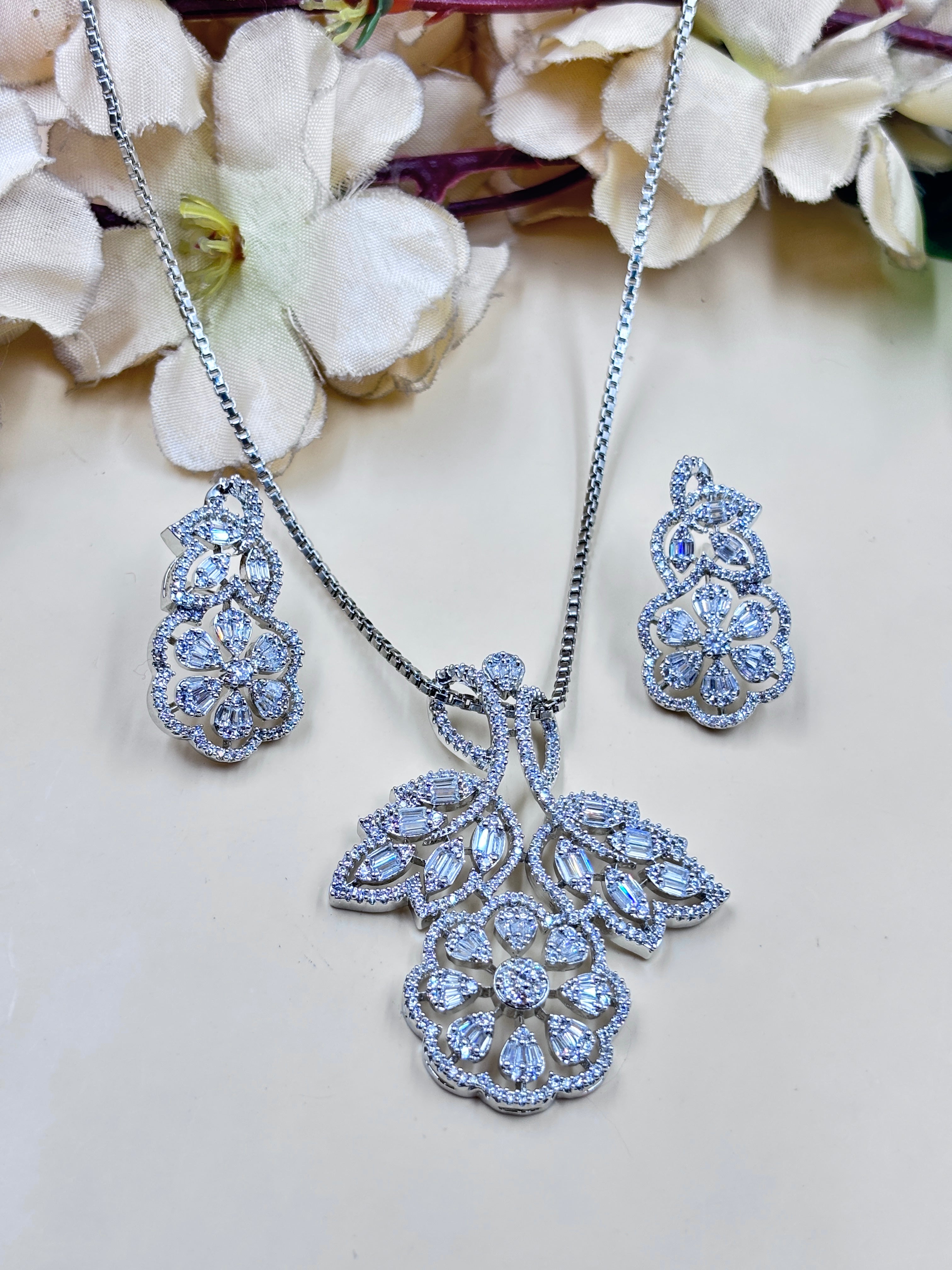 AARNA PENDANT