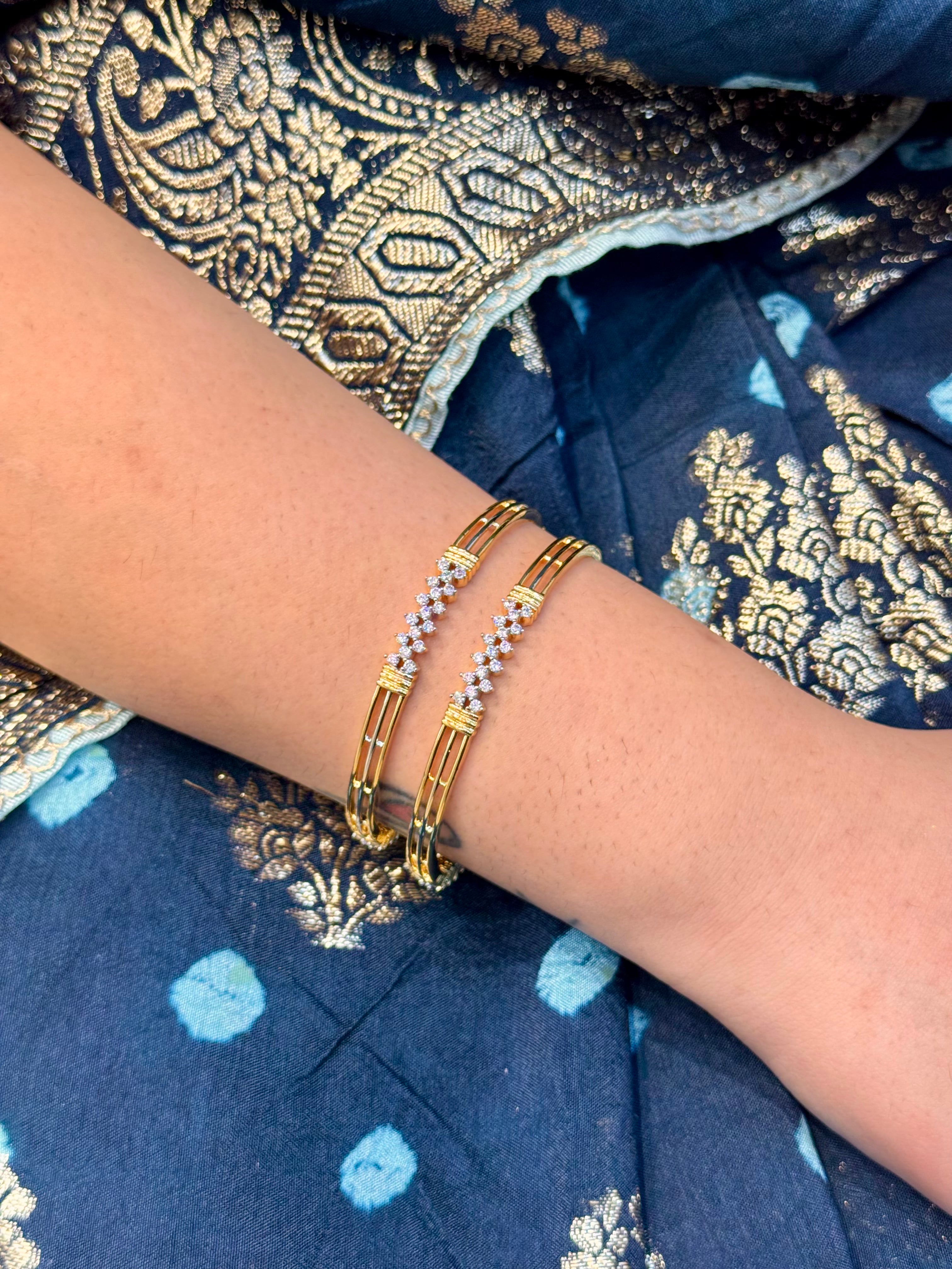 AADHYA BANGLE