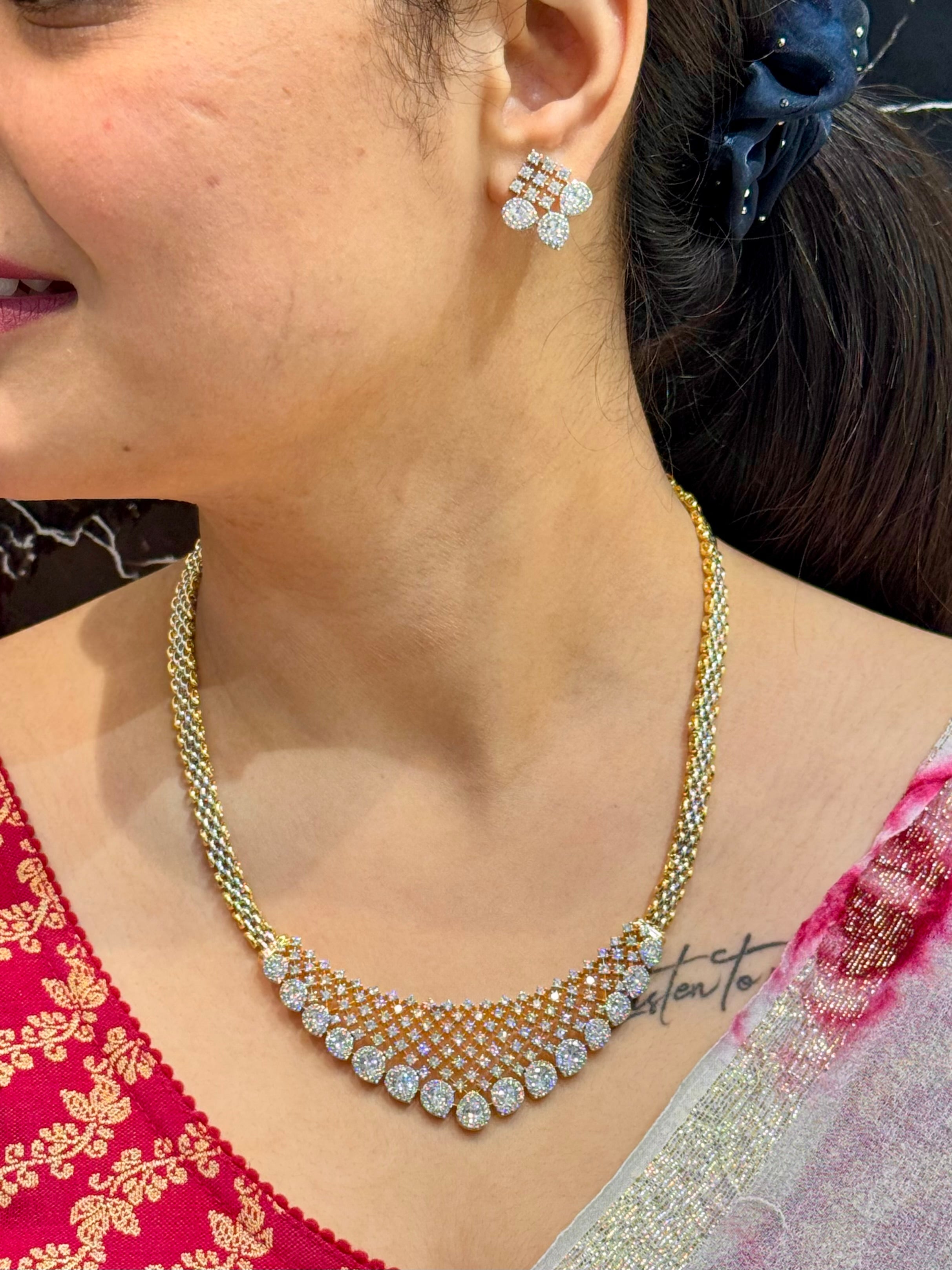 AMIKA NECKLACE