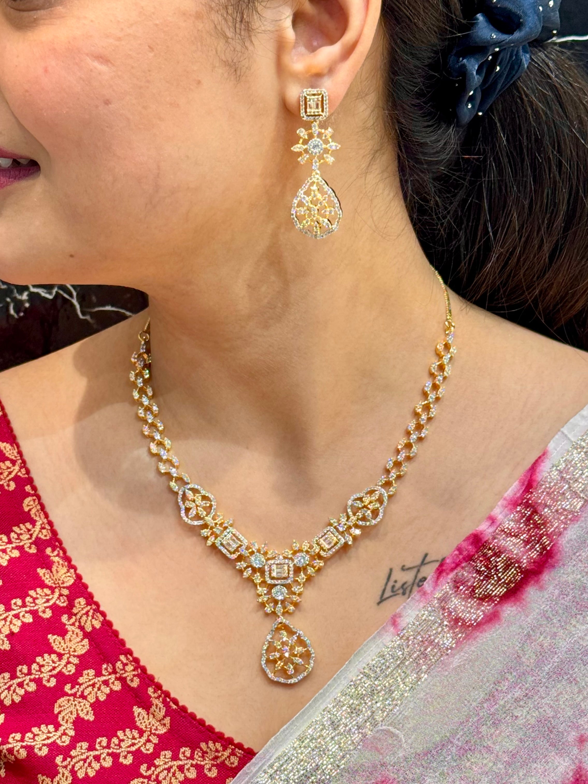 AVIKA NECKLACE