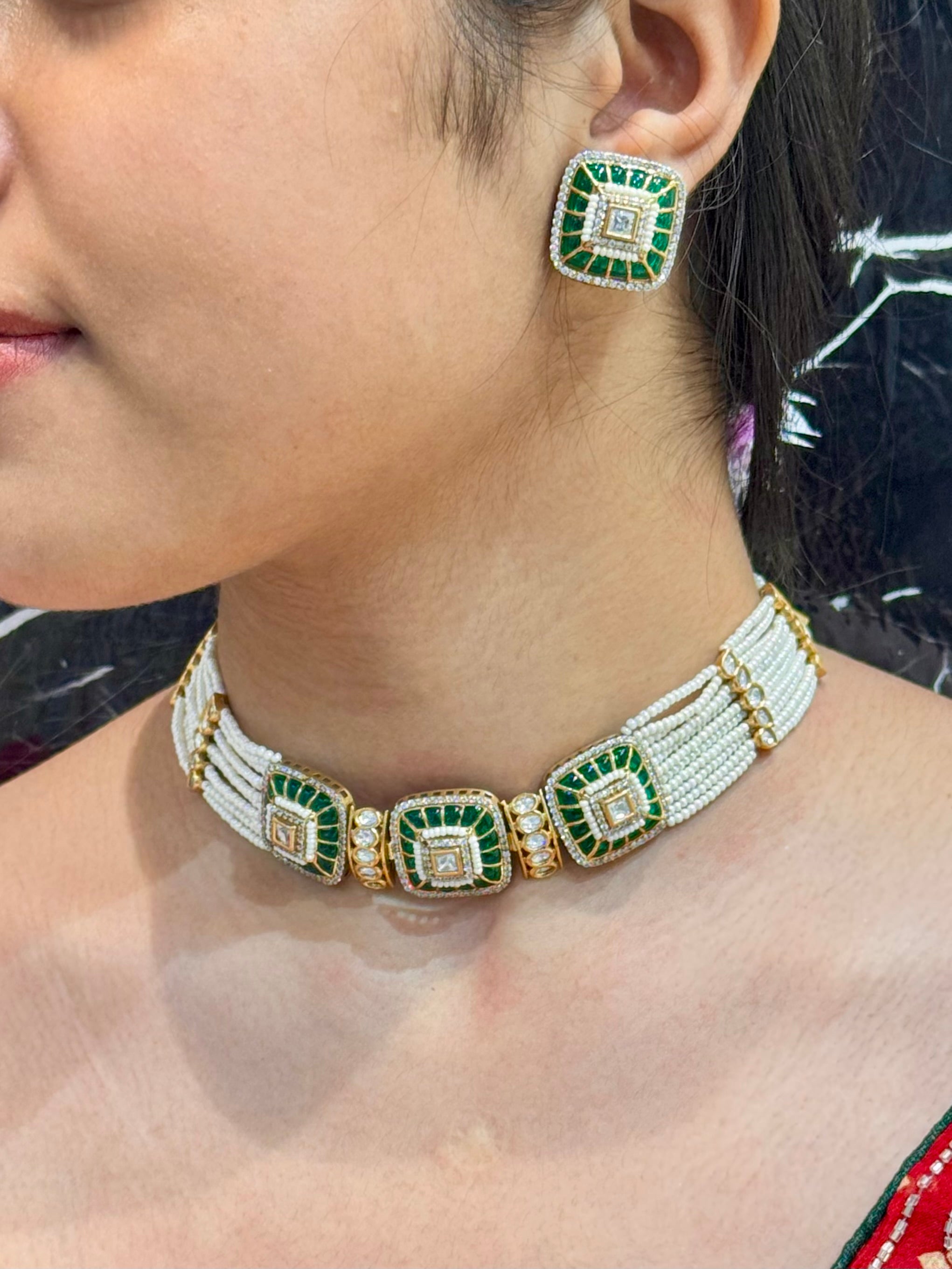 VEDHI NECKLACE