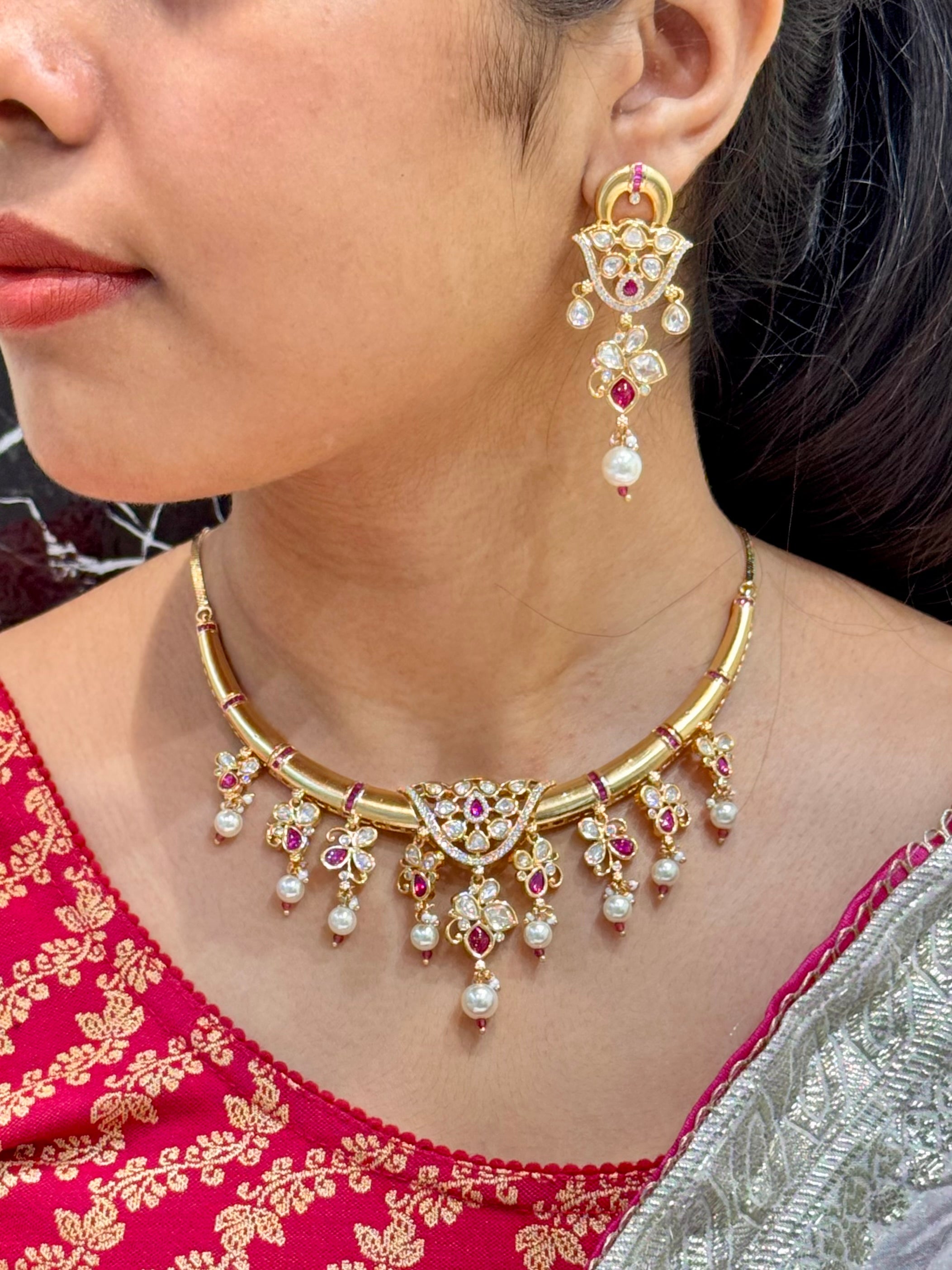GULNAR NECKLACE