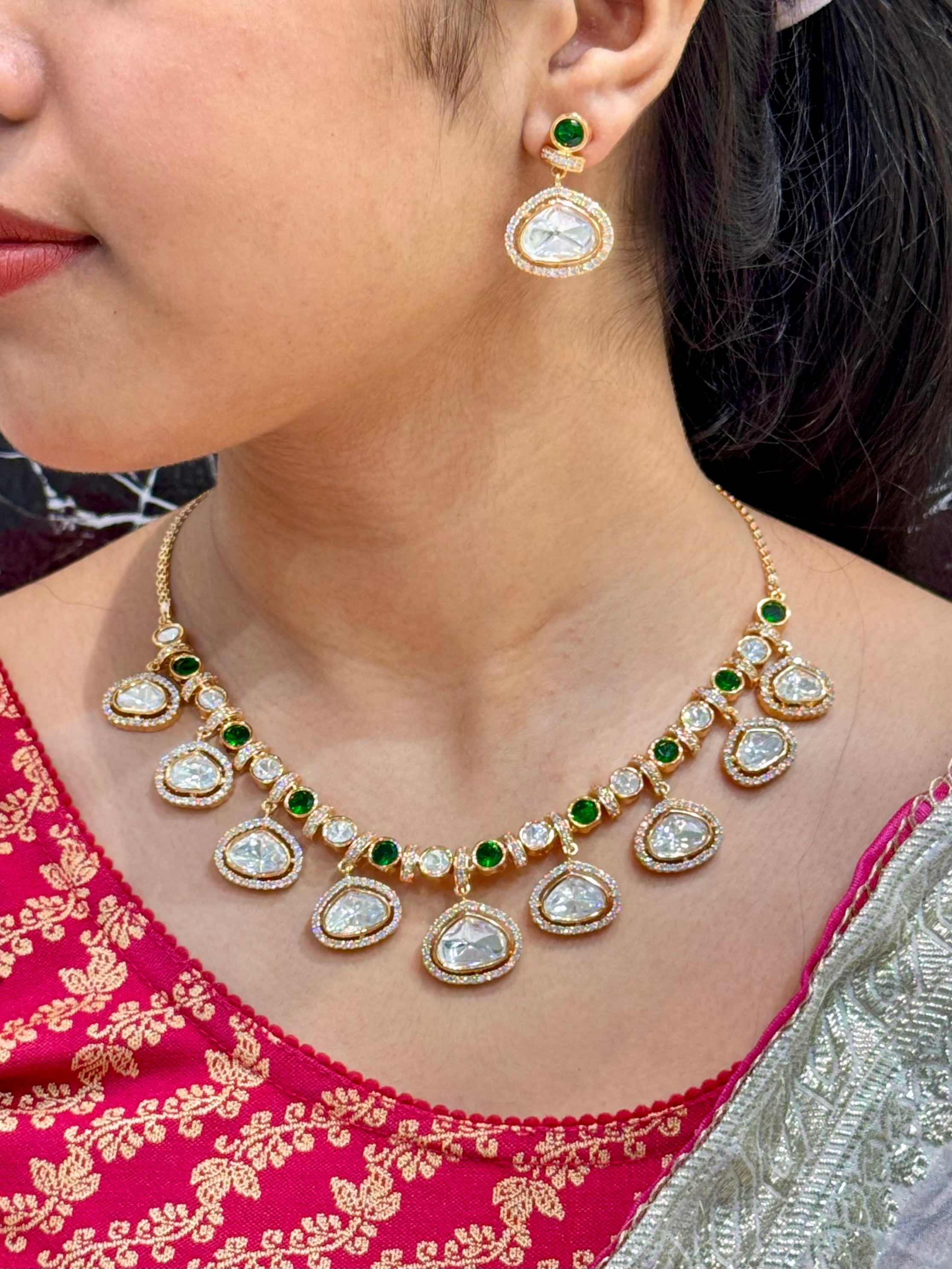 YASHNA NECKLACE