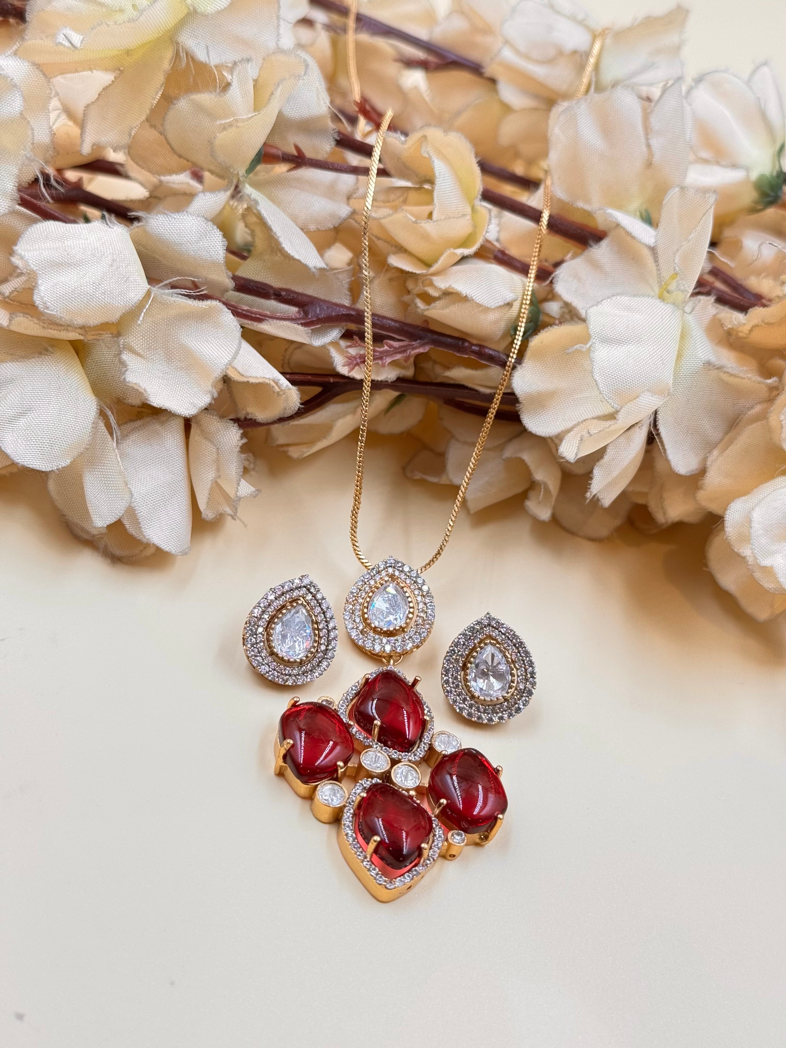 URVASHI PENDANT