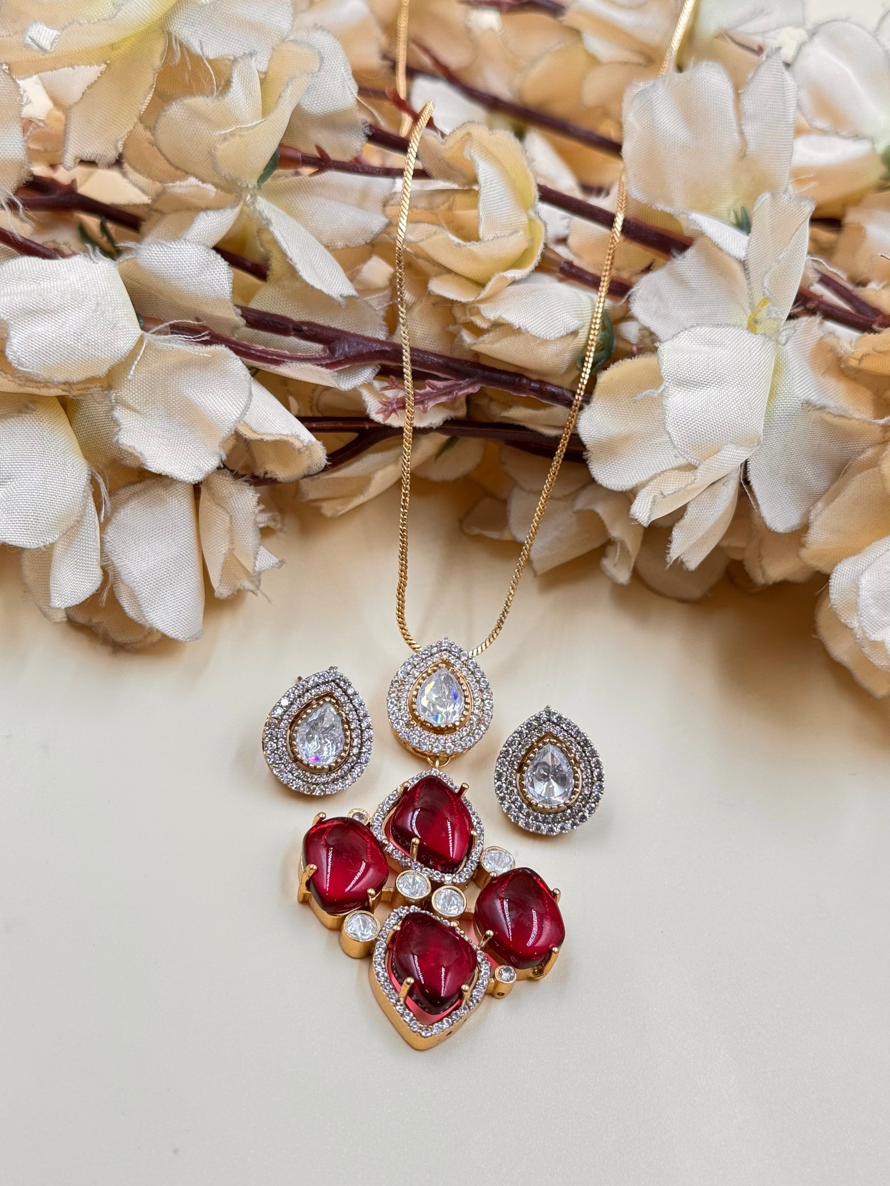 URVASHI PENDANT