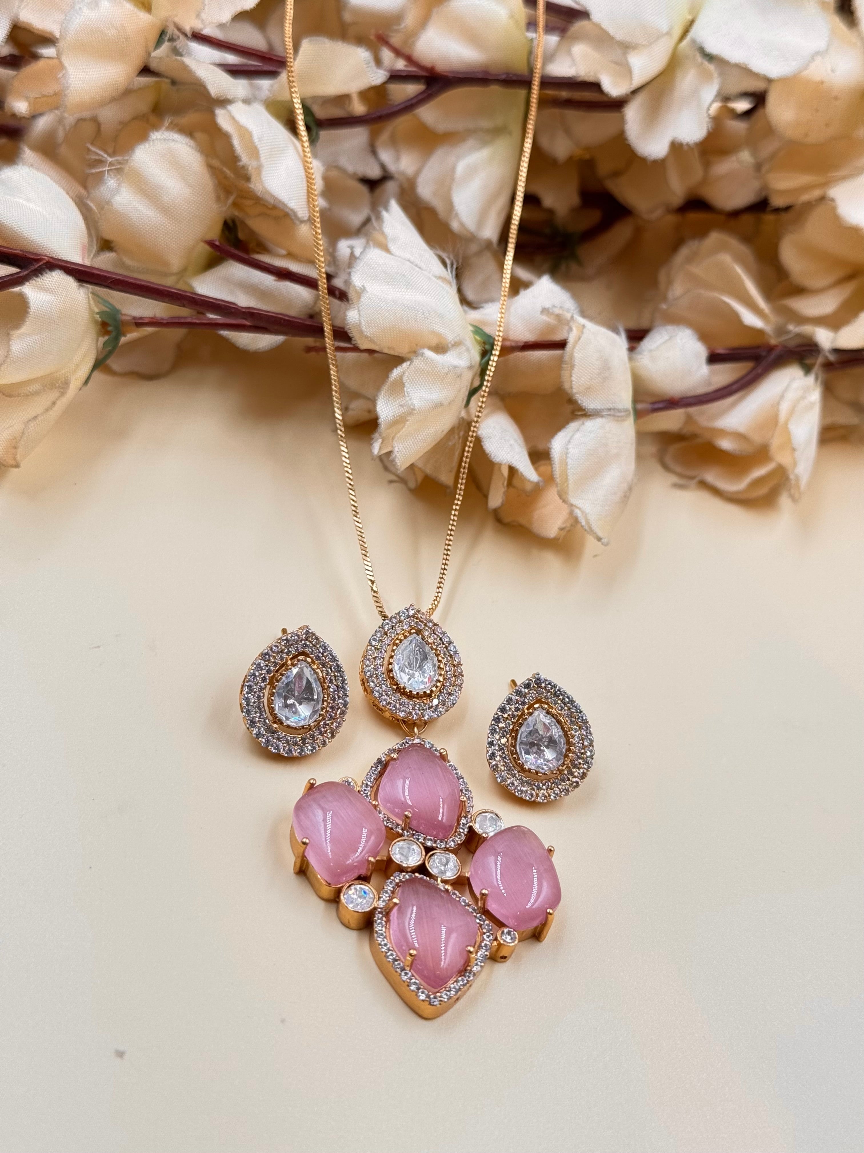 URVASHI PENDANT