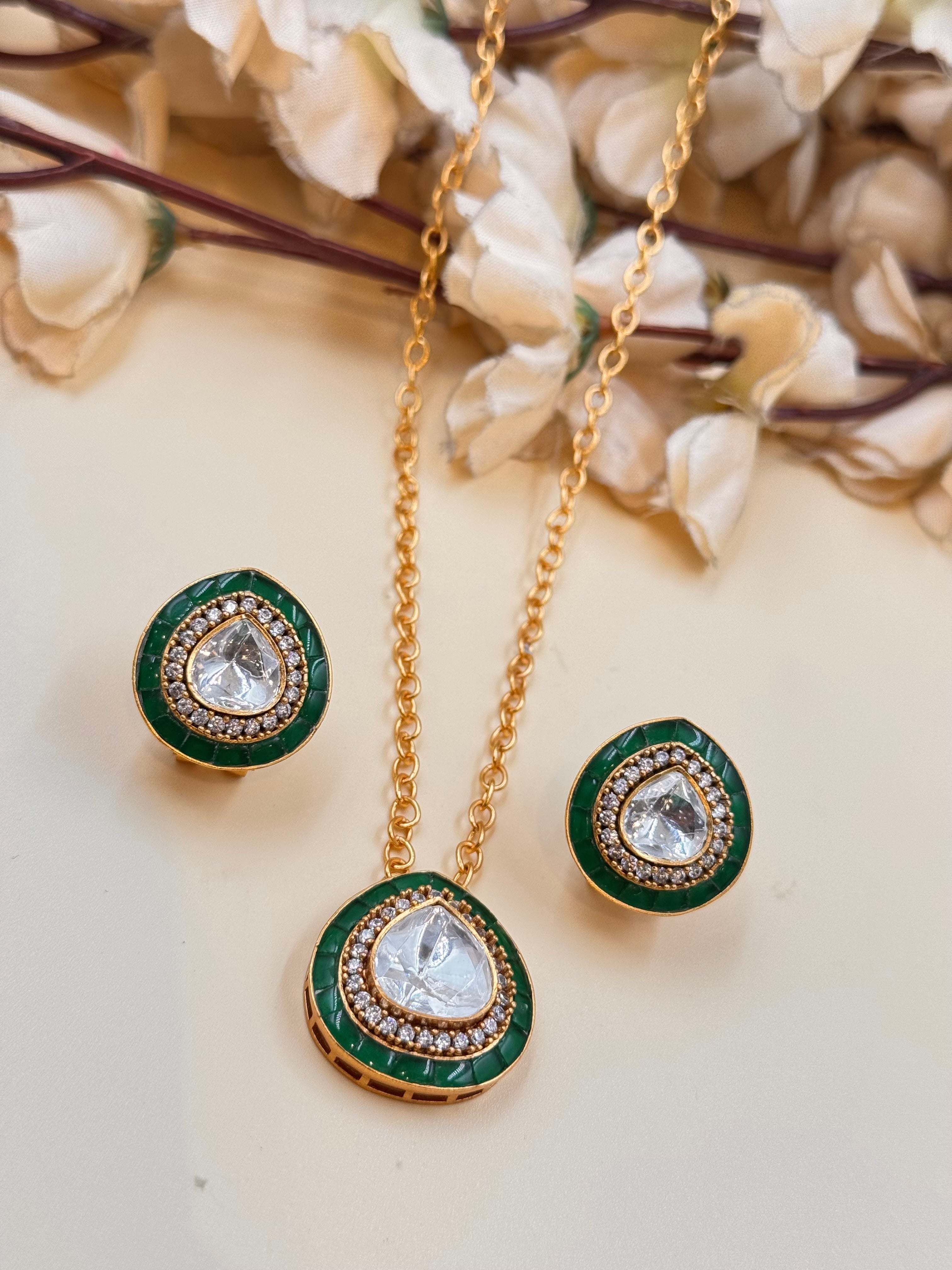 PRANITA PENDANT