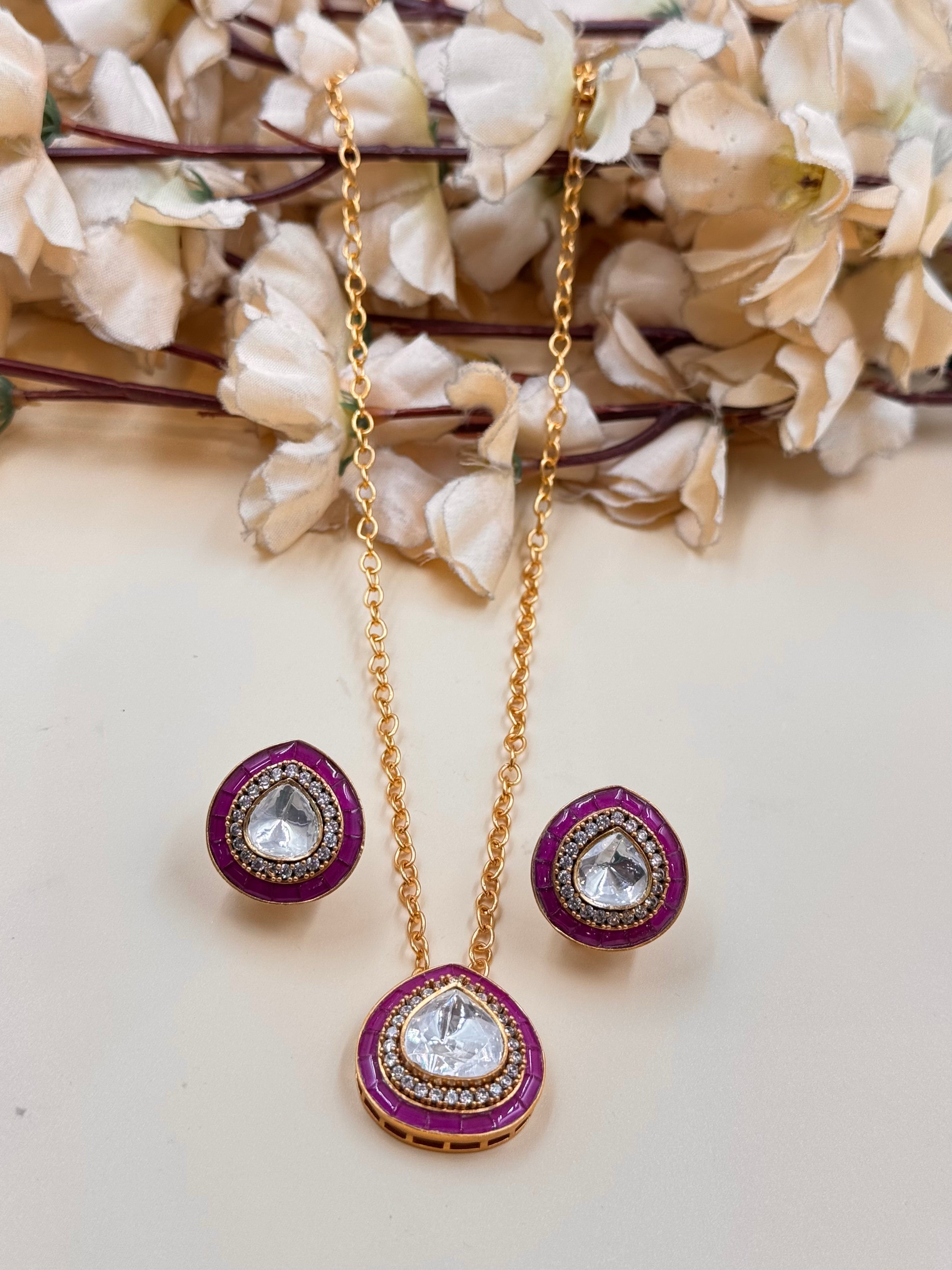 PRANITA PENDANT