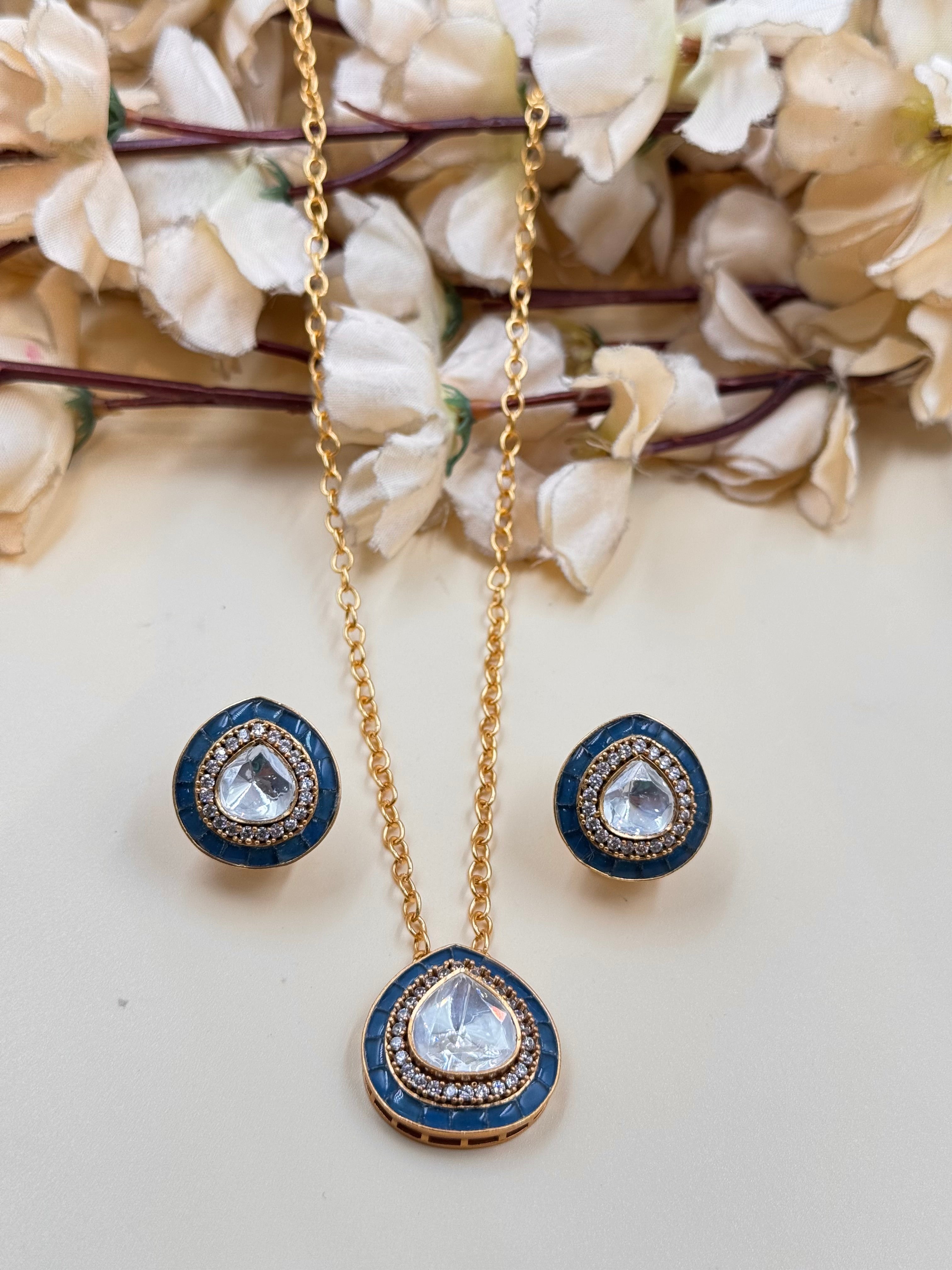 PRANITA PENDANT