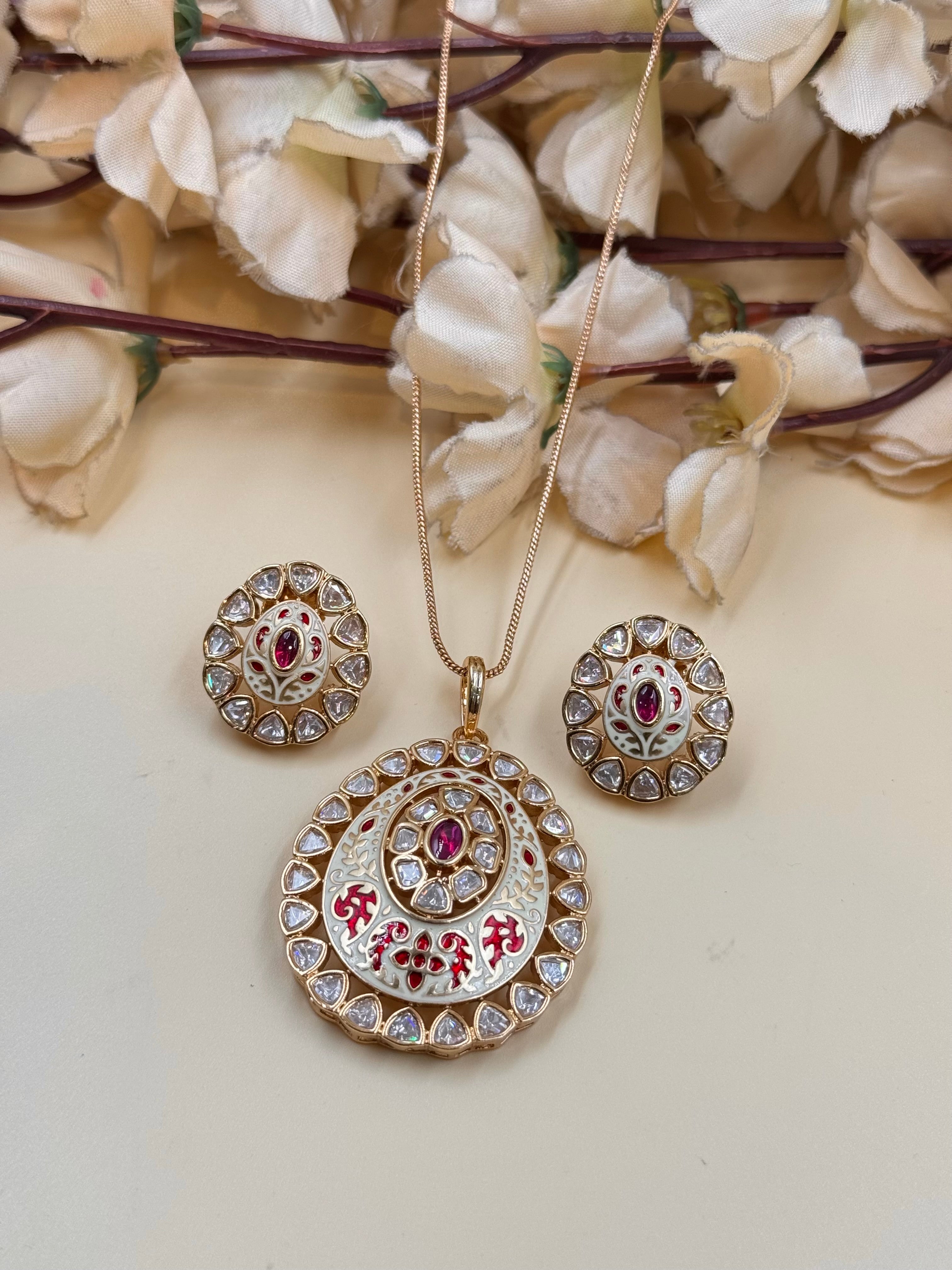 AASHI PENDANT
