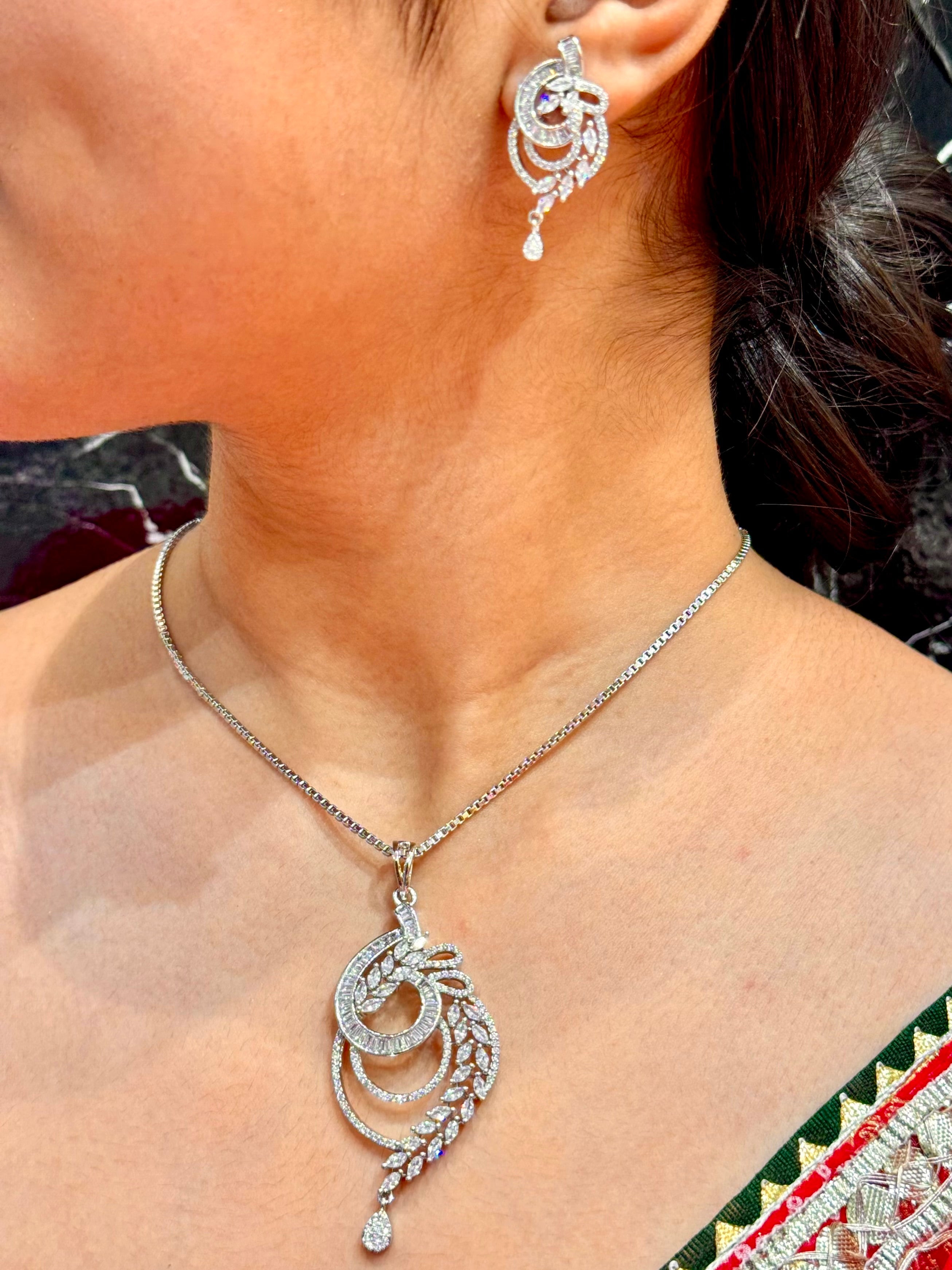 ANJU PENDANT
