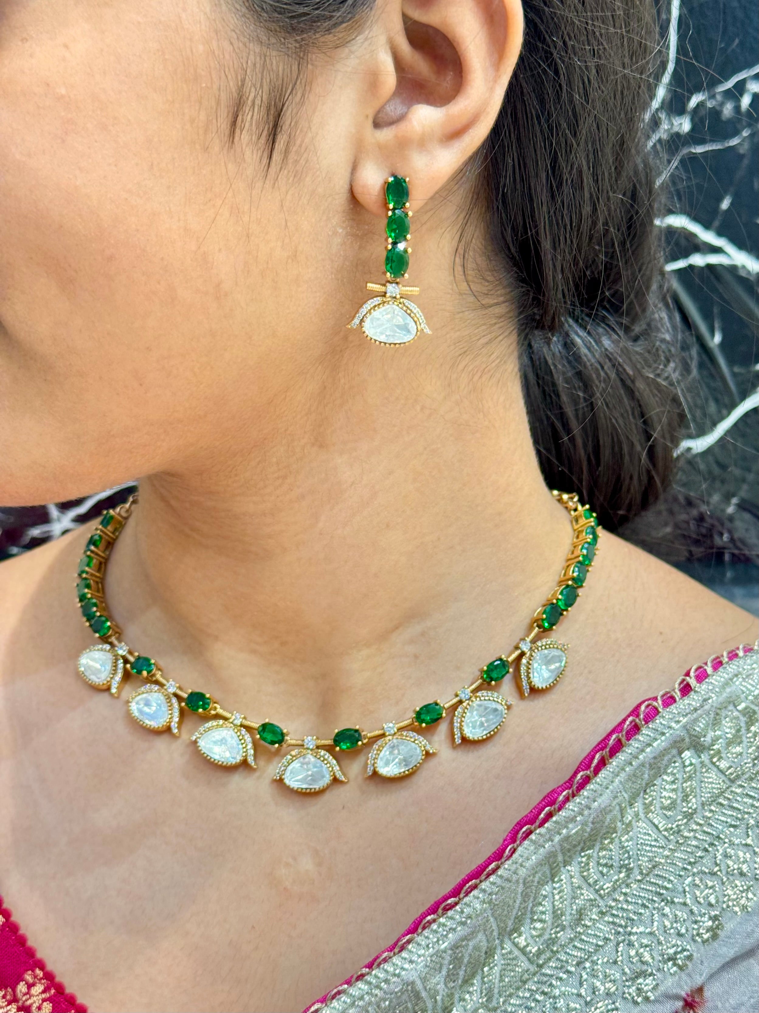REEVA NECKLACE