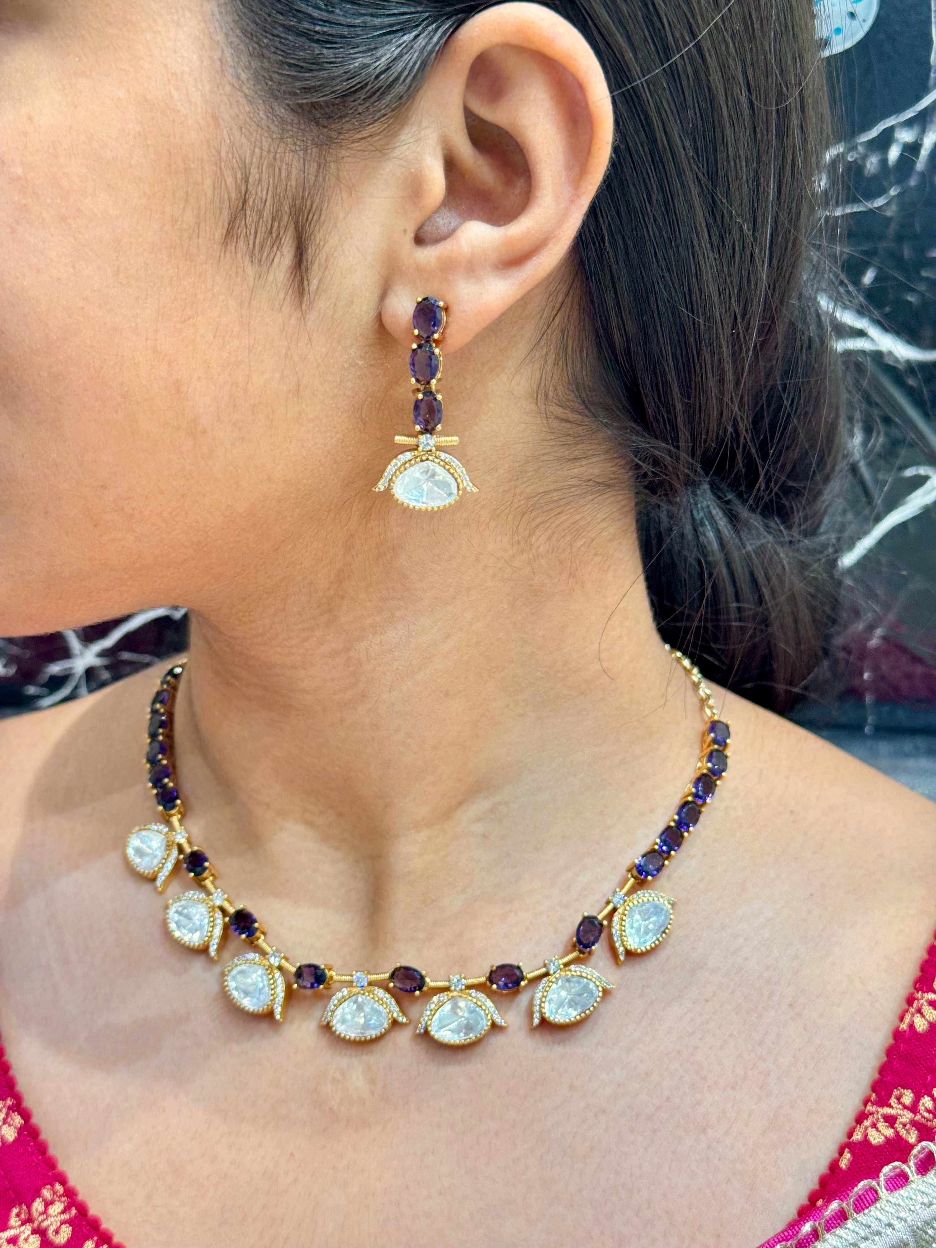 REEVA NECKLACE