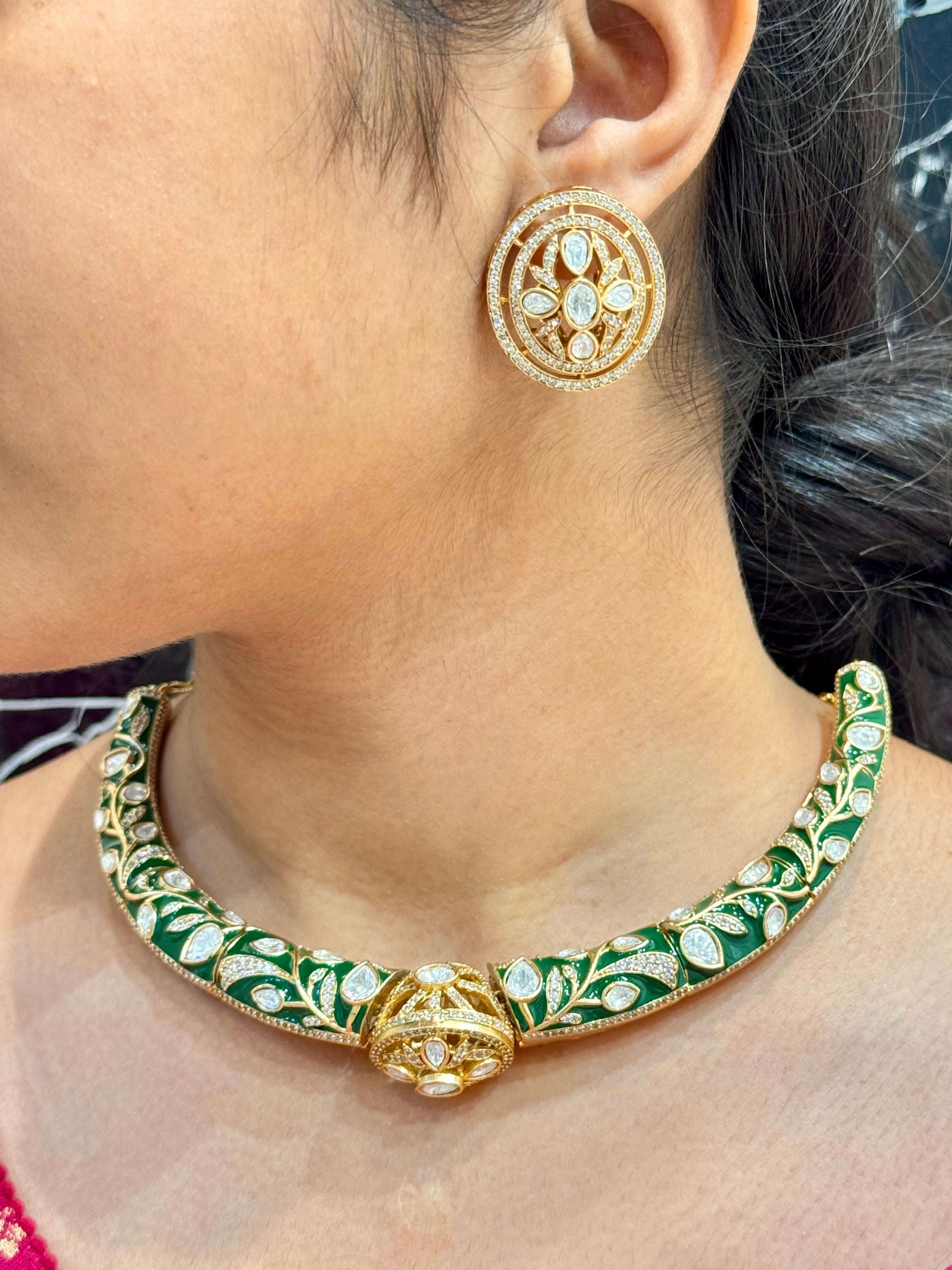KRITI NECKLACE