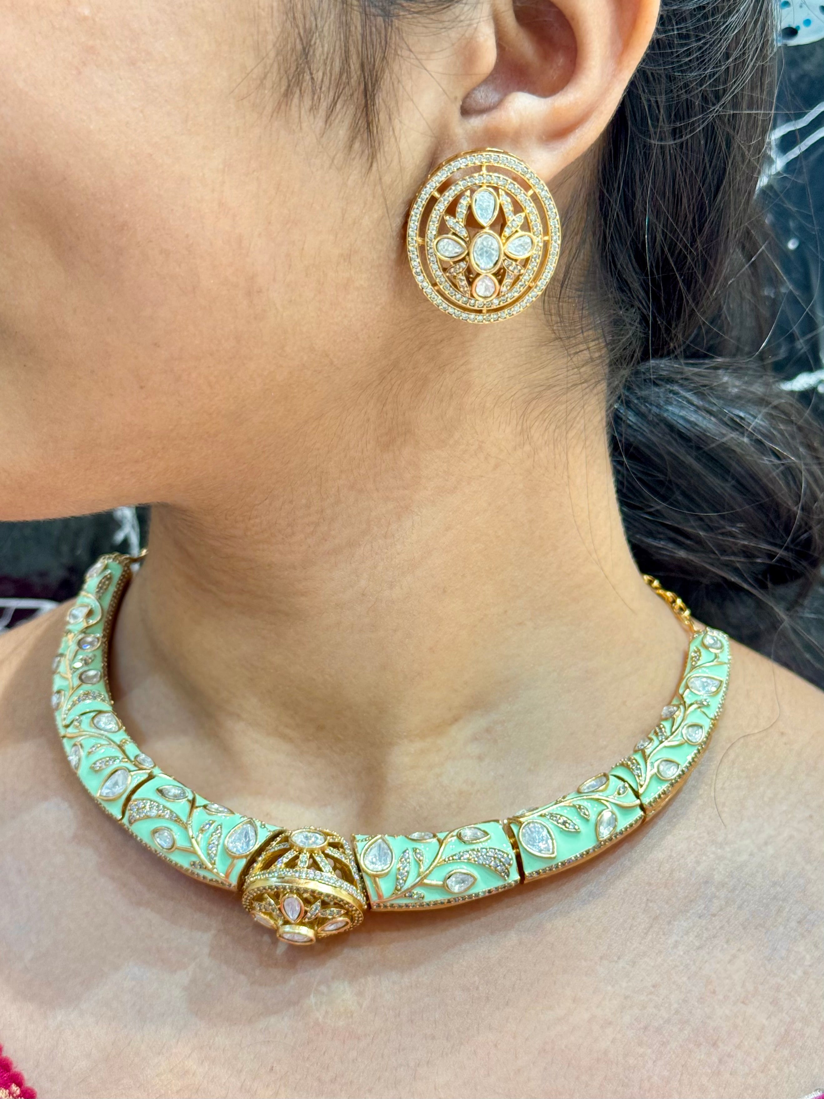 KRITI NECKLACE