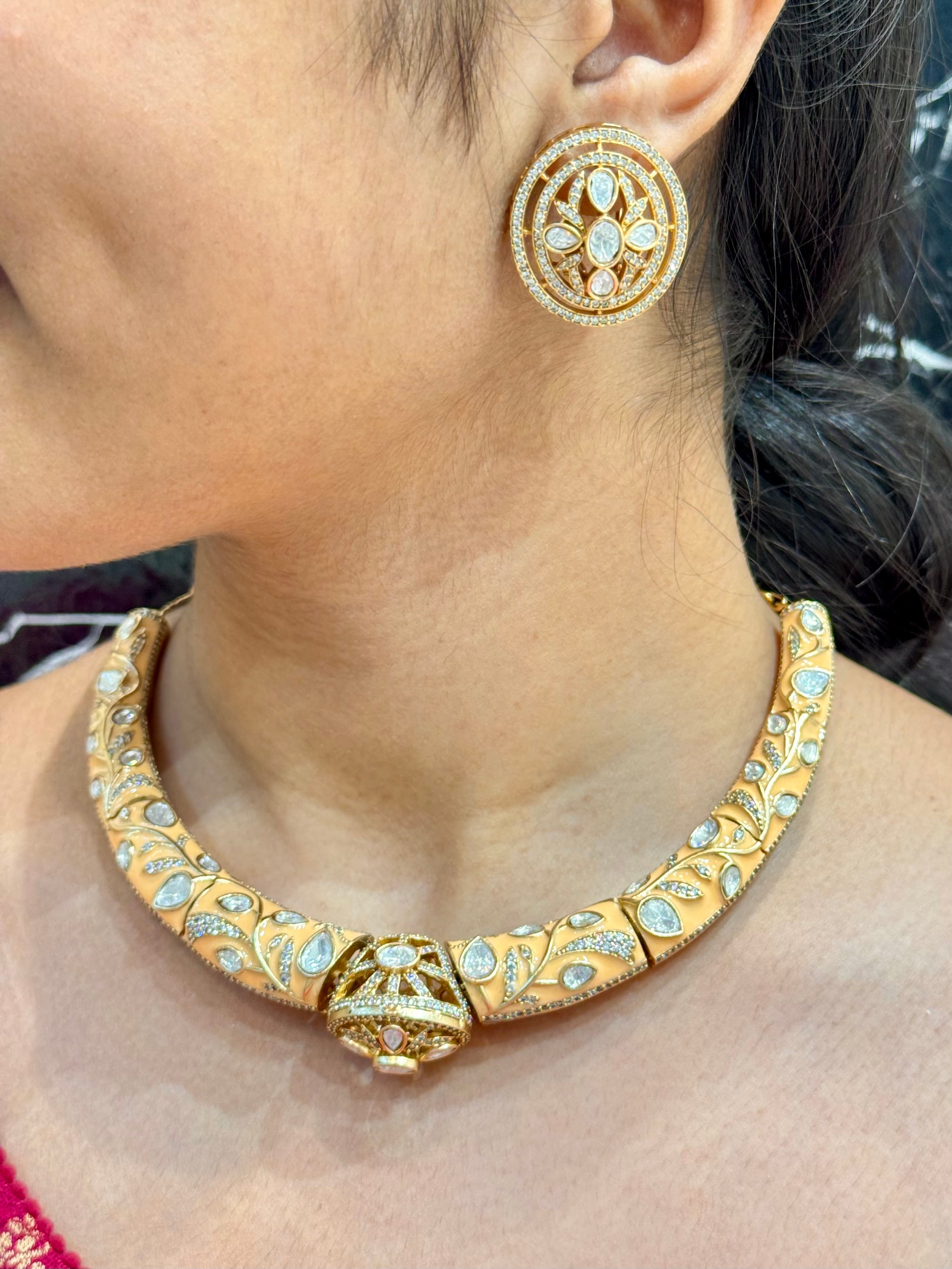 KRITI NECKLACE