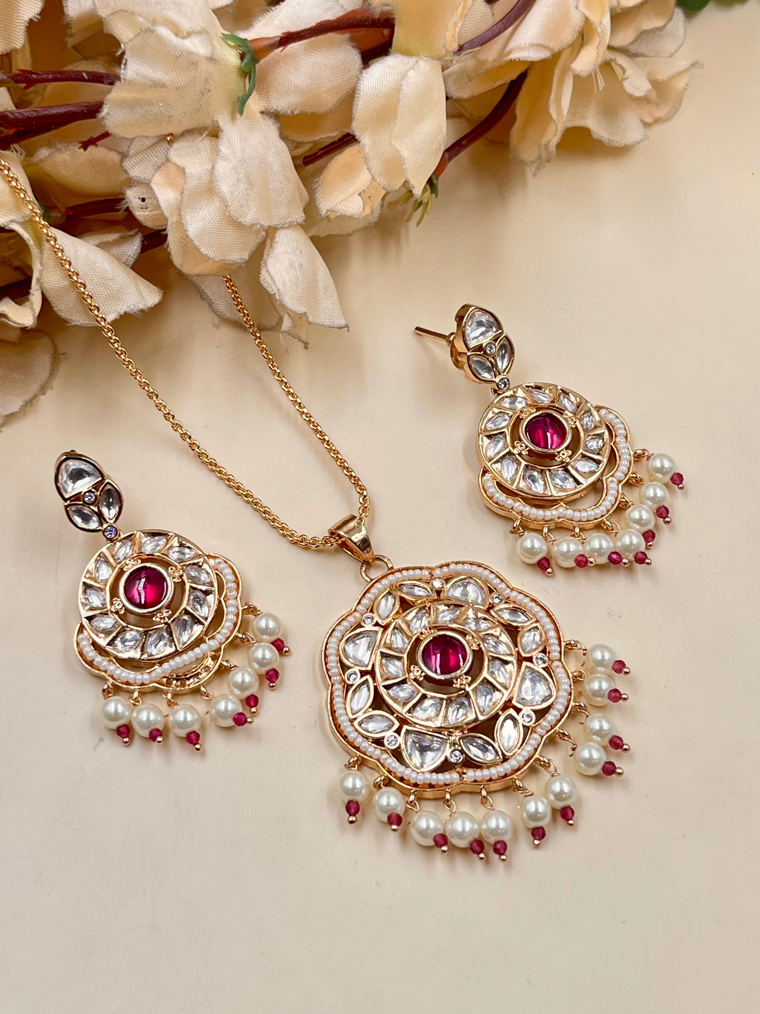 KIARA PENDANT
