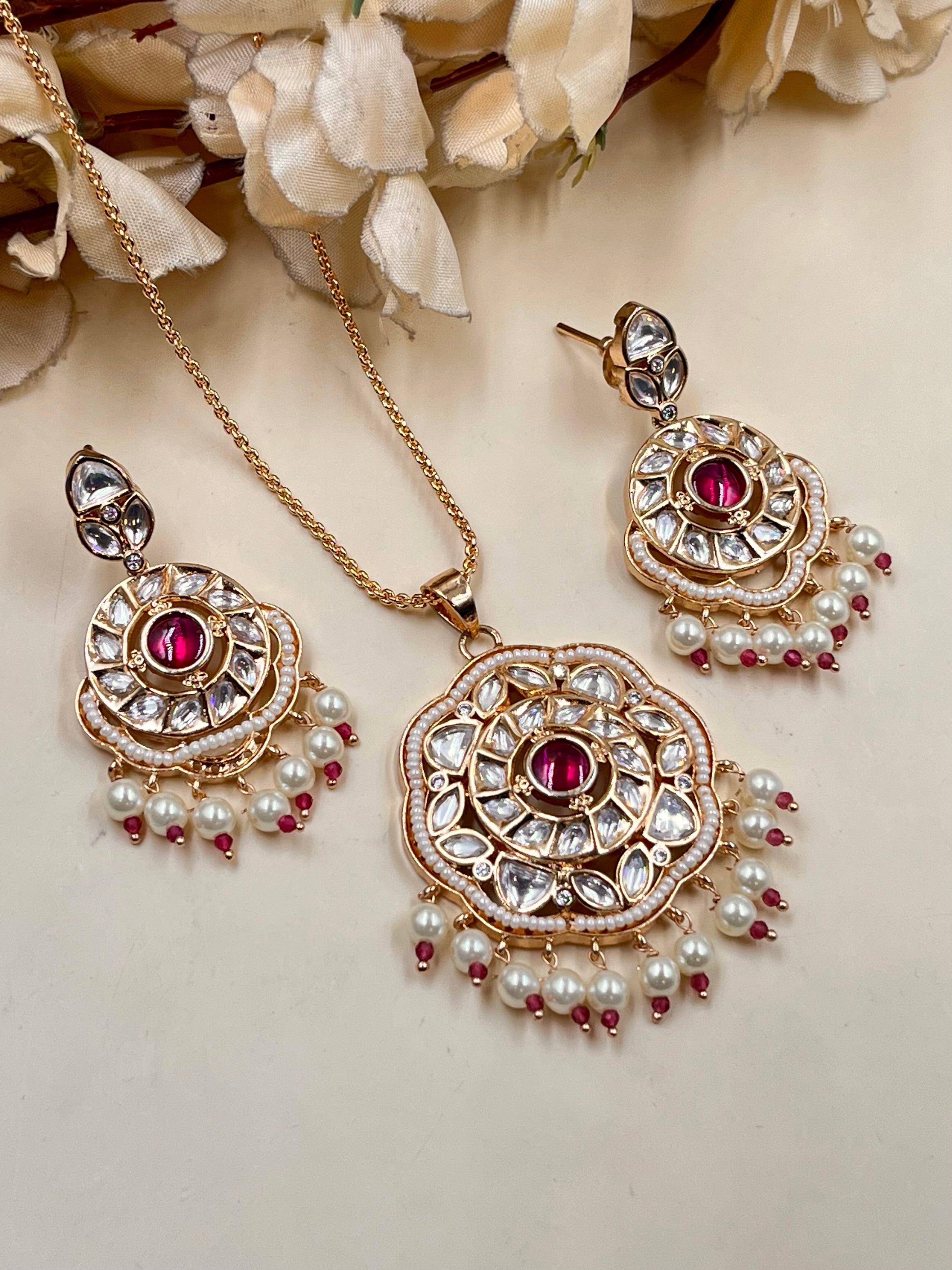 KIARA PENDANT