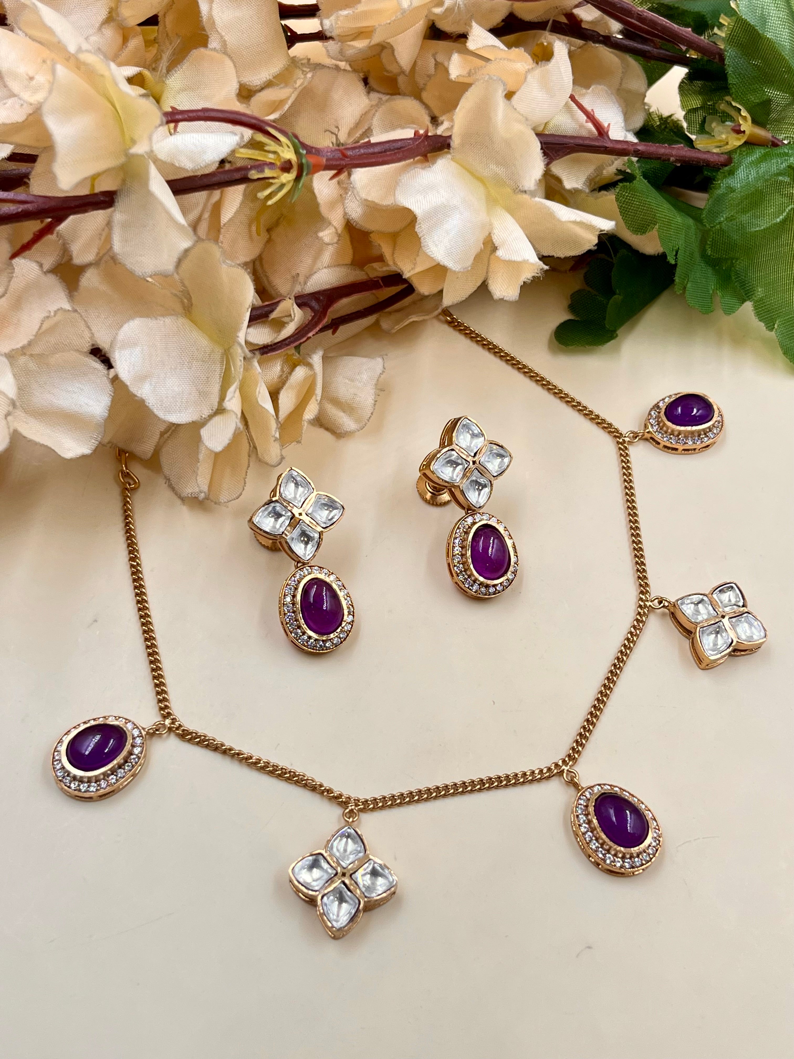 LEENA PENDANT