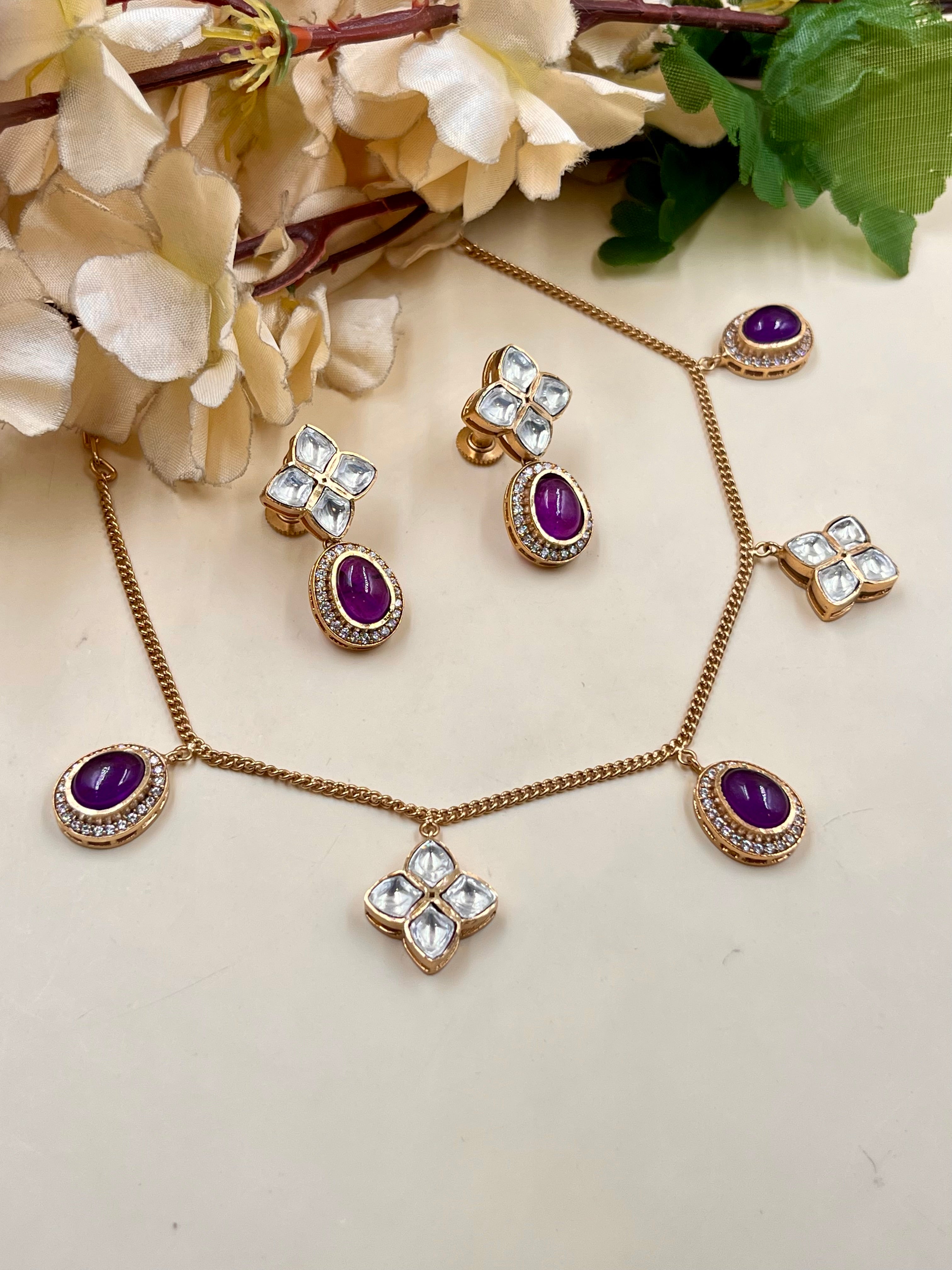 LEENA PENDANT