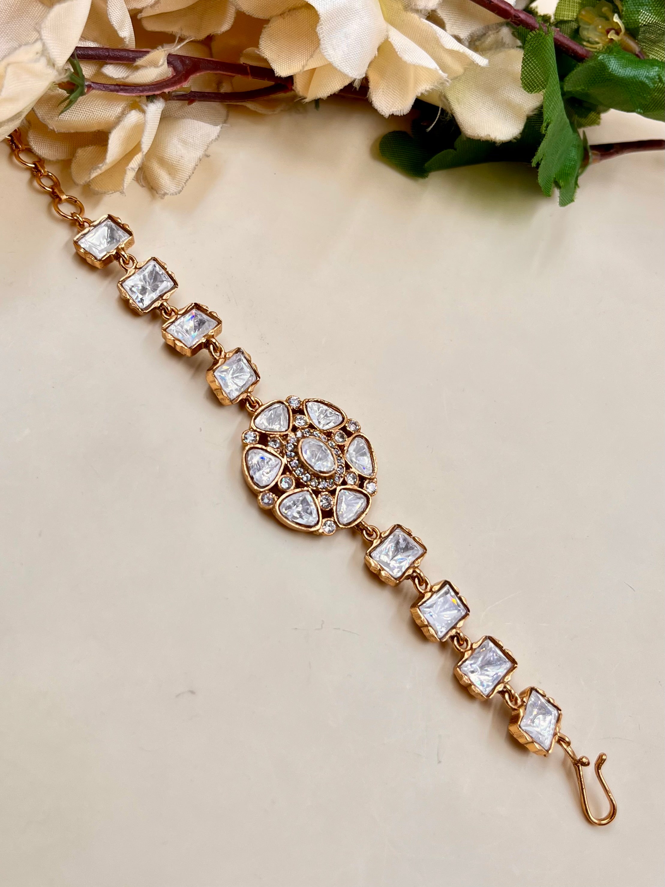 DHANVI  BRACELET