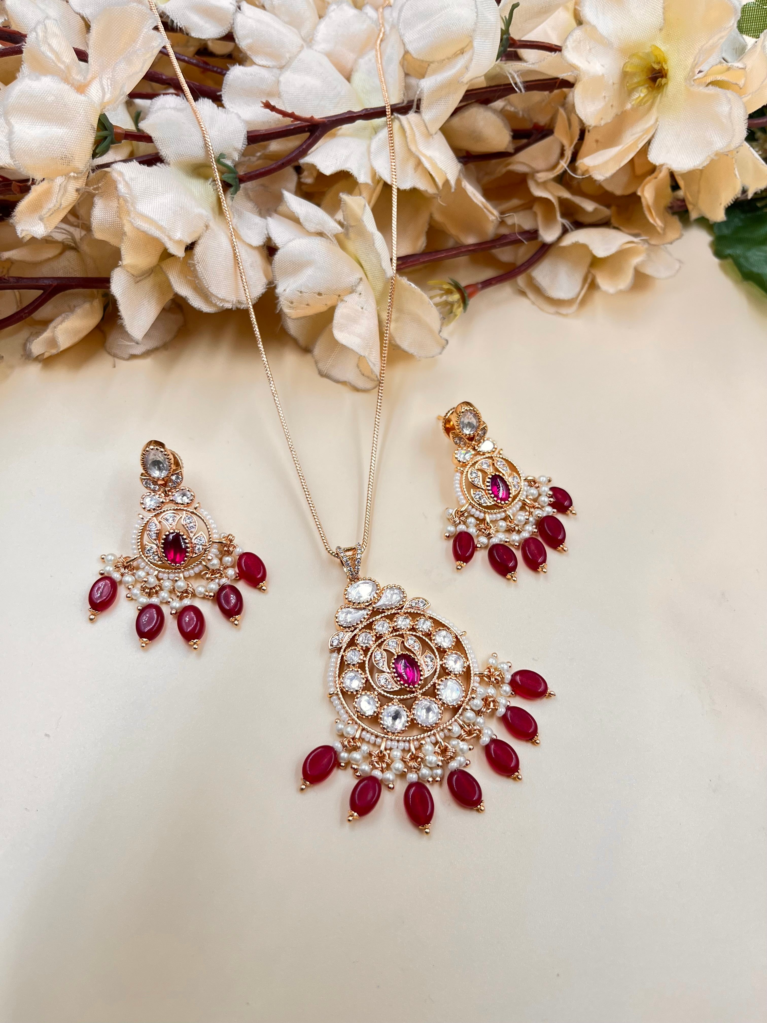 RUHI PENDANT