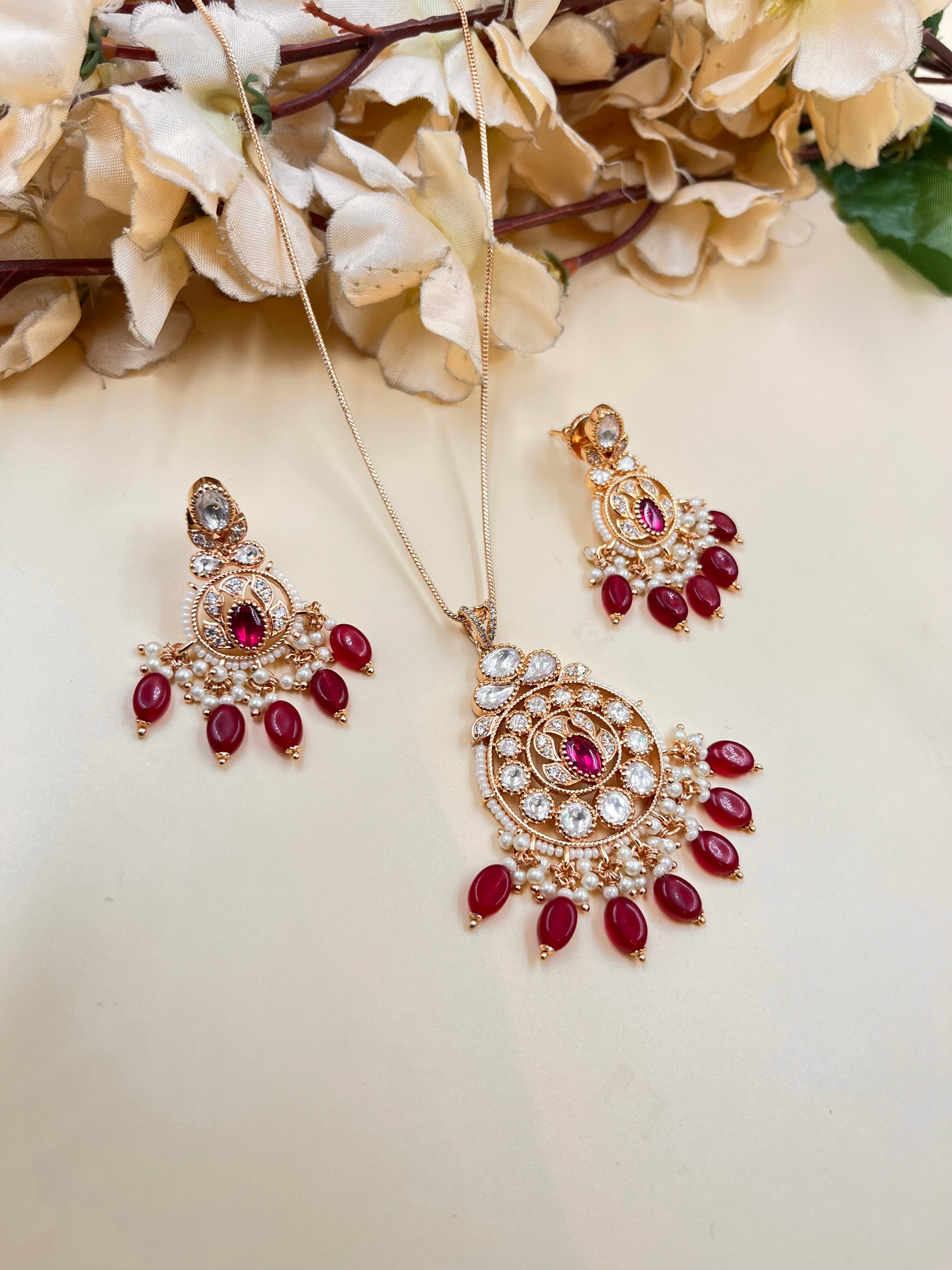 RUHI PENDANT