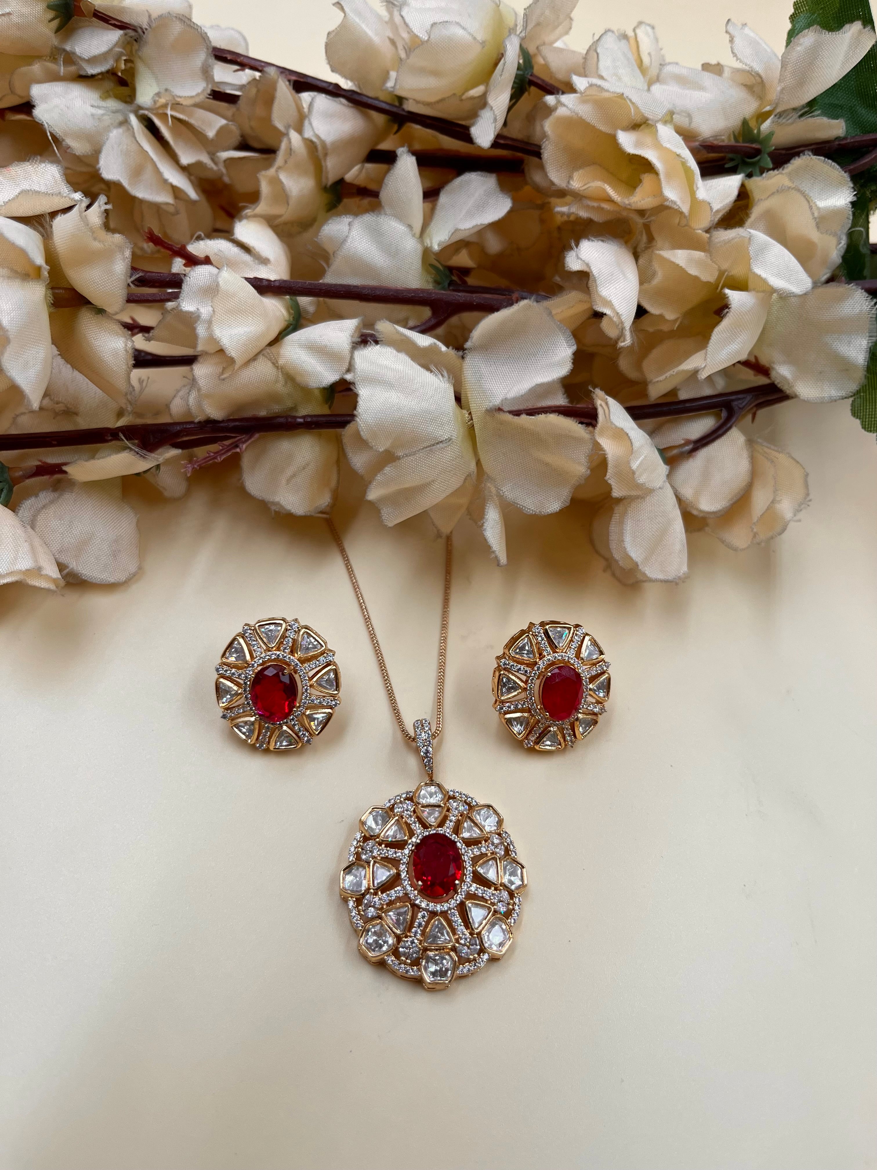 JANE PENDANT