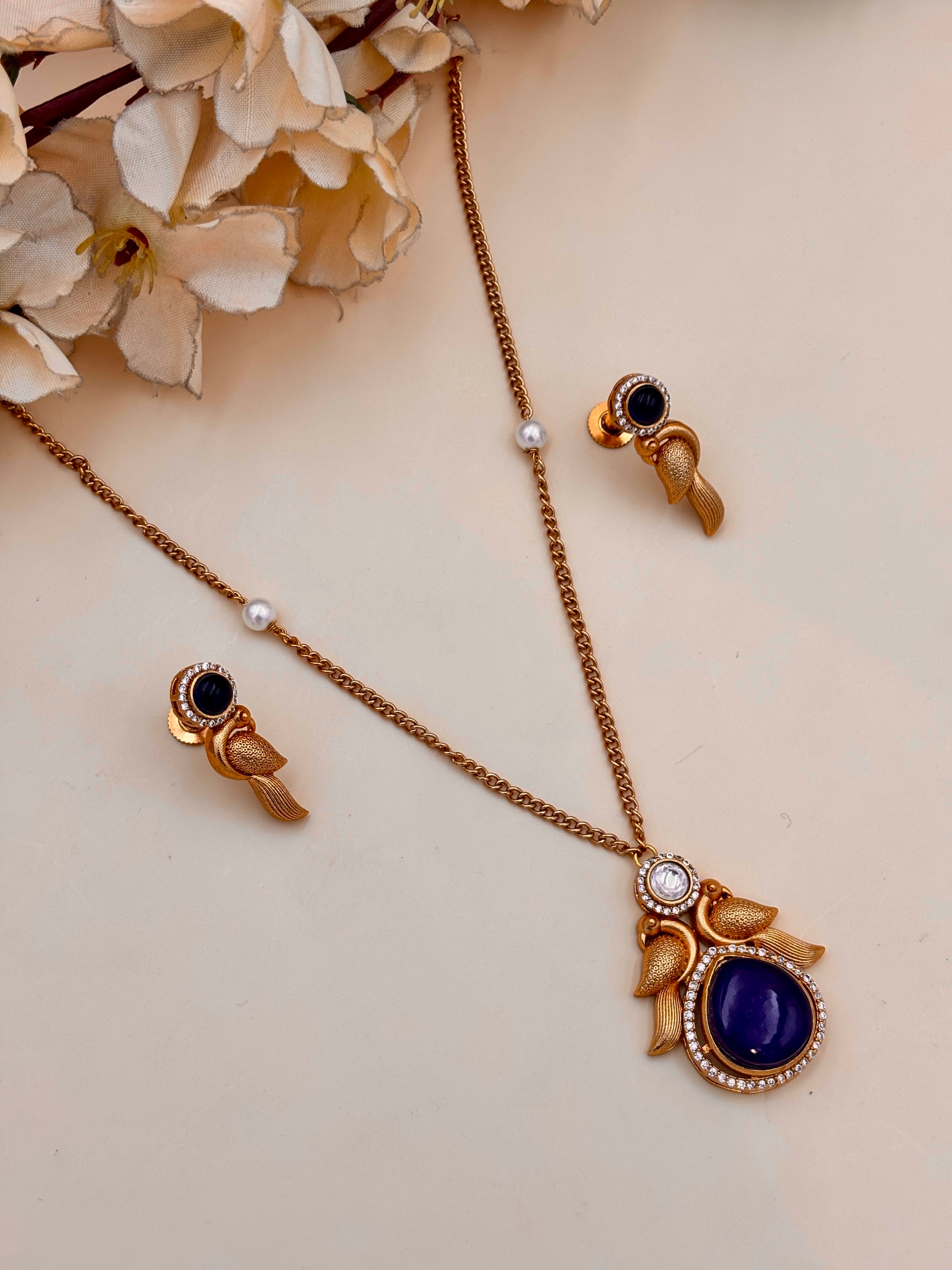 IMARA PENDANT