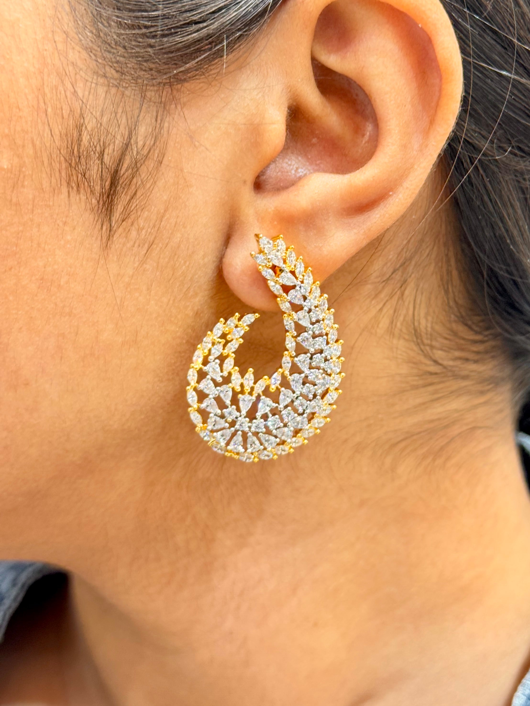 NIA EARRING