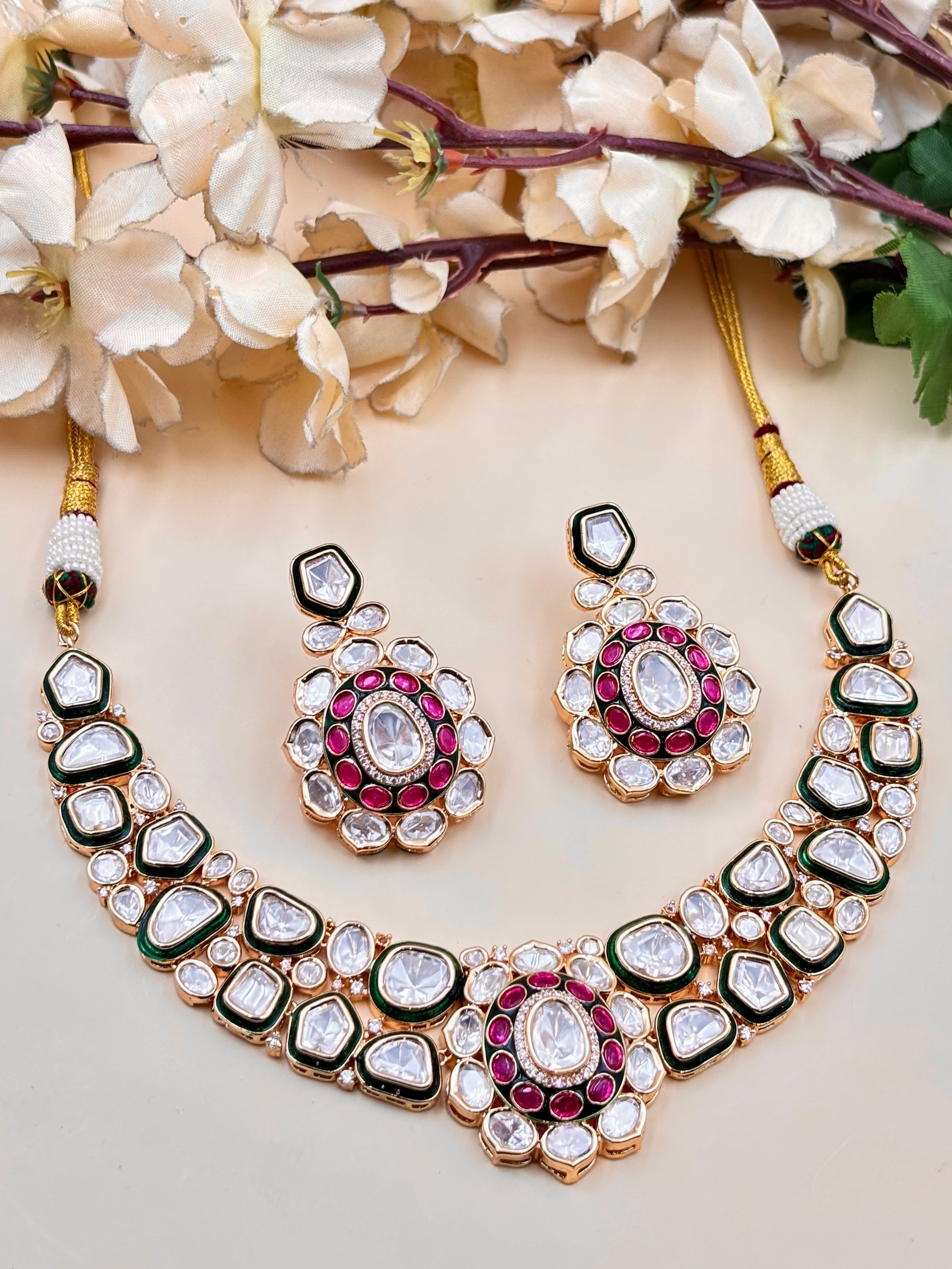 NOOR NACKLACE